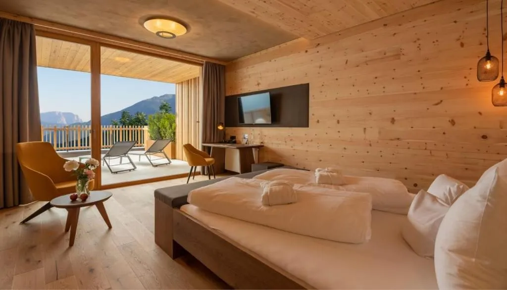 Photo of the whole room, Bed in Tratterhof Mountain Sky Hotel
