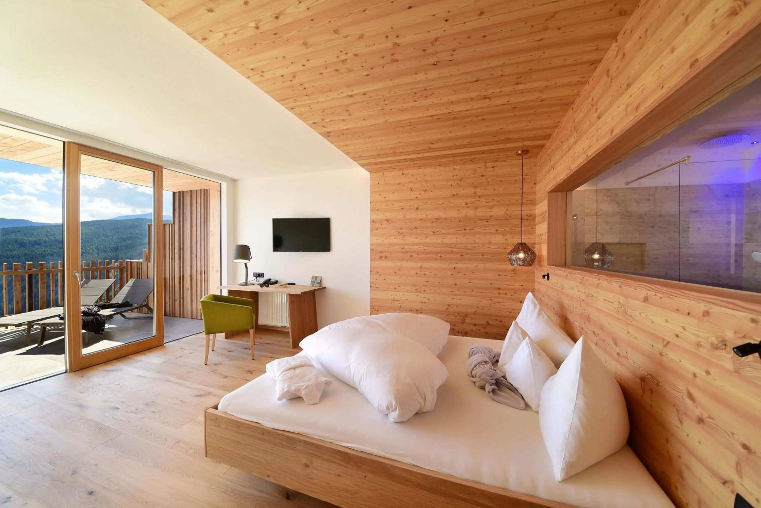 Photo of the whole room, Bed in Tratterhof Mountain Sky Hotel