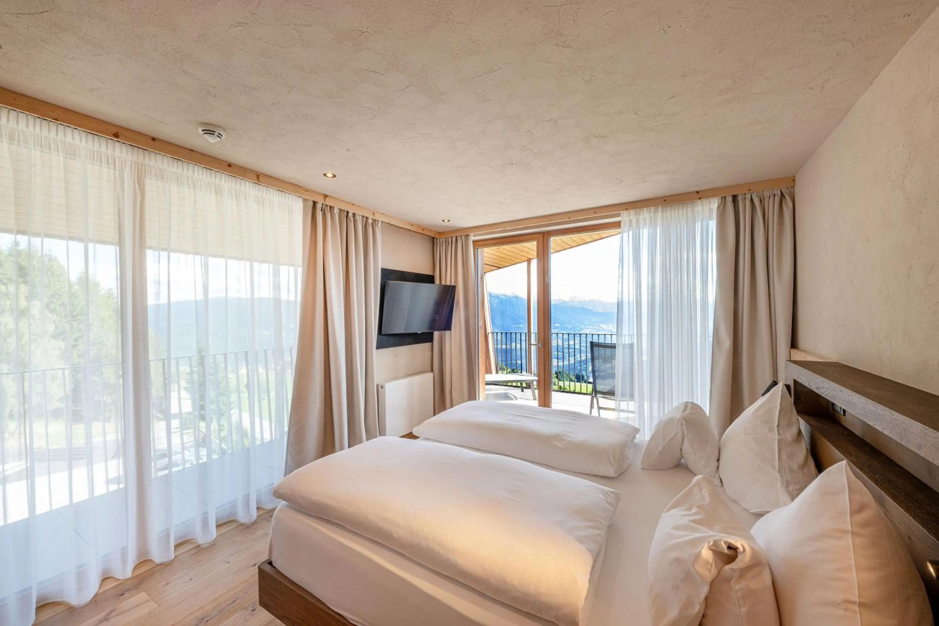 Photo of the whole room, Bed in Tratterhof Mountain Sky Hotel