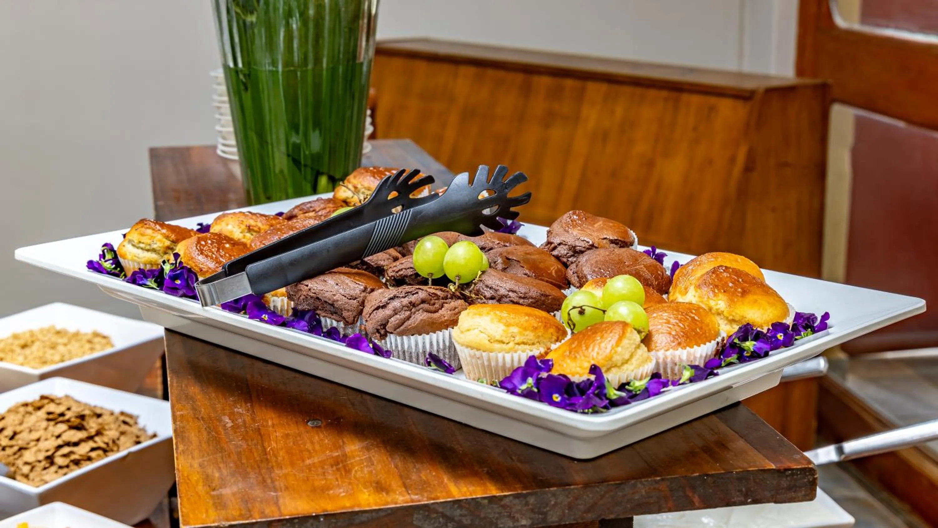 Restaurant/places to eat in Hotel Numbi & Garden Suites