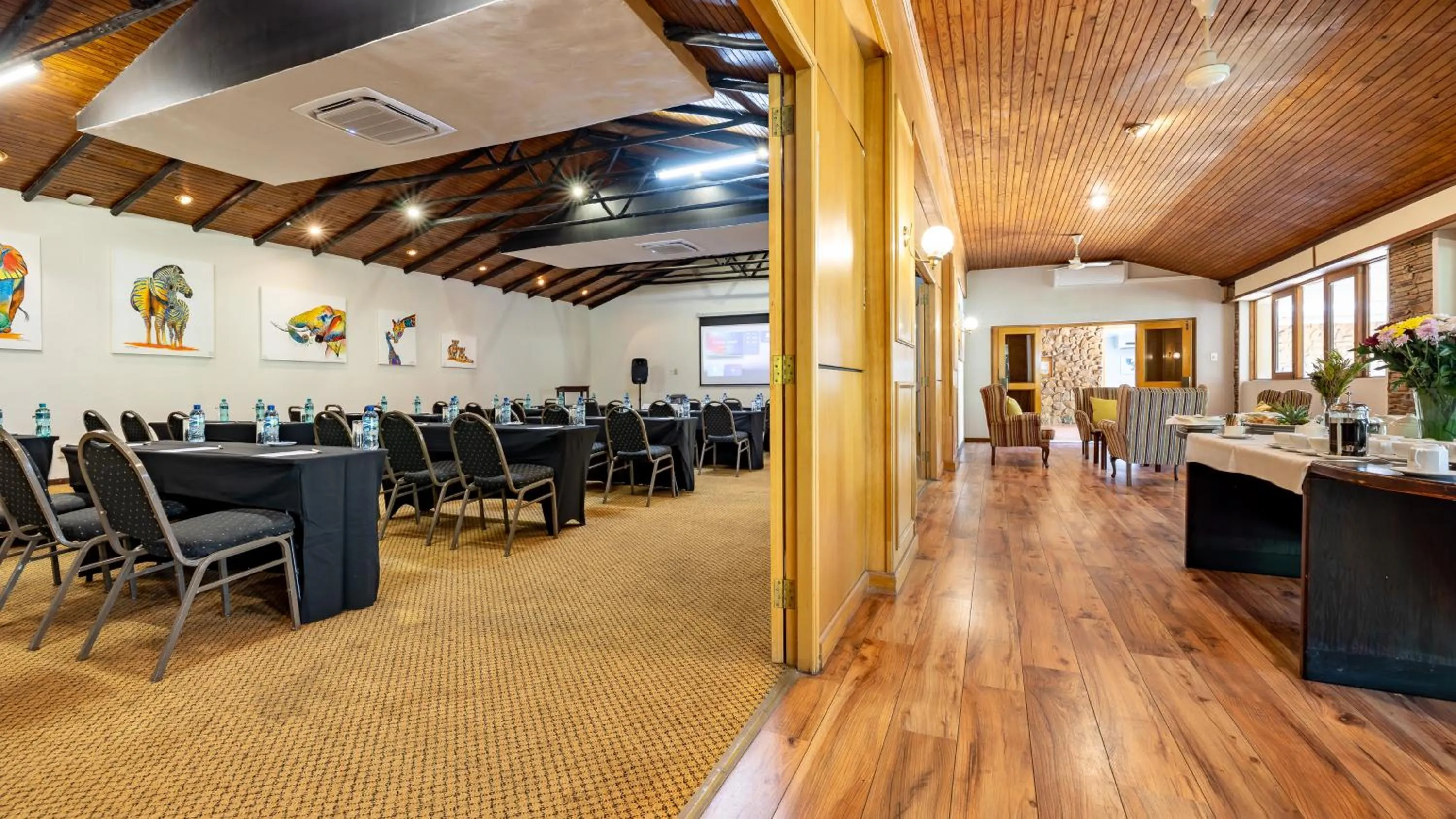 Meeting/conference room in Hotel Numbi & Garden Suites