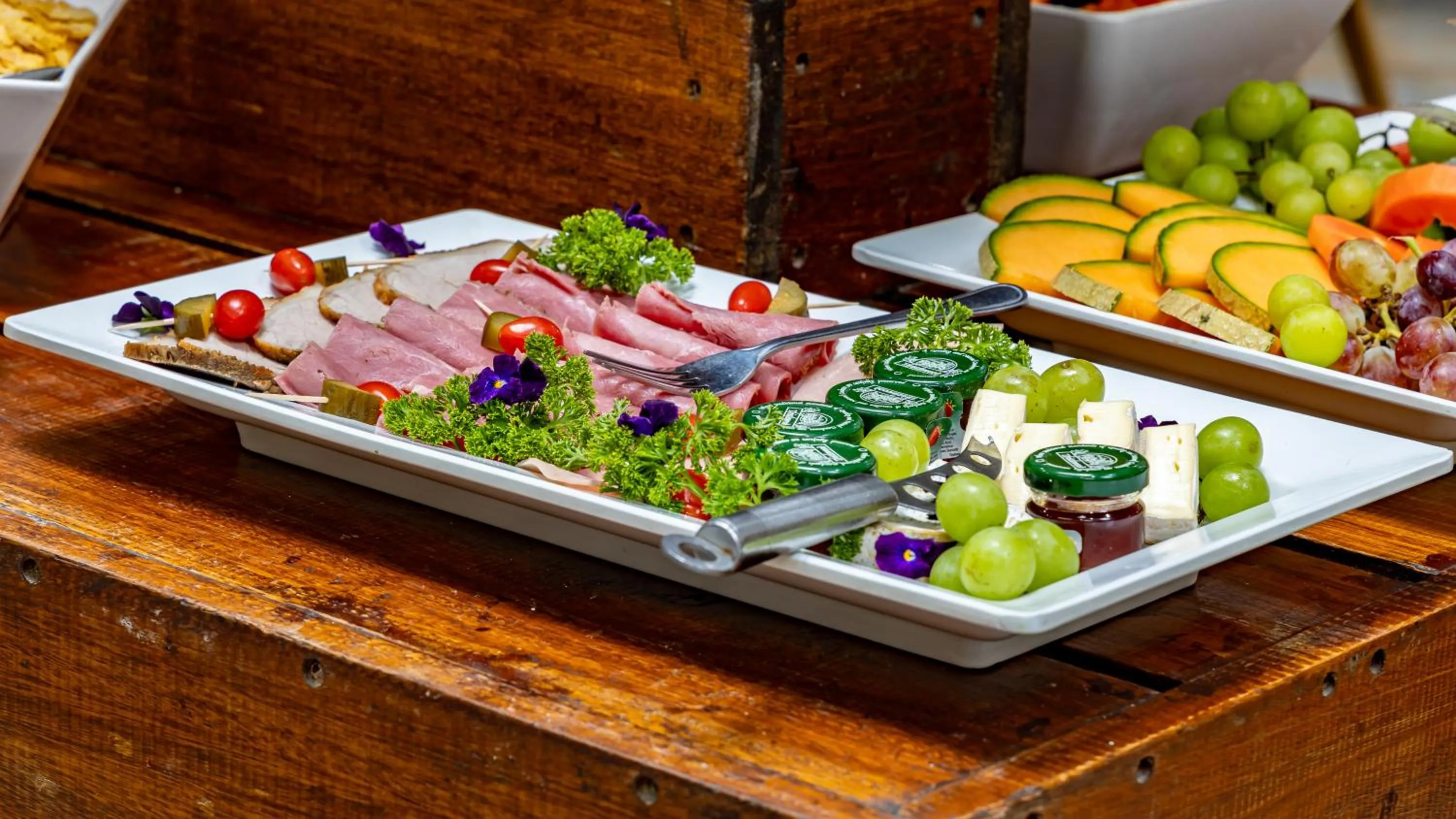 Restaurant/places to eat in Hotel Numbi & Garden Suites