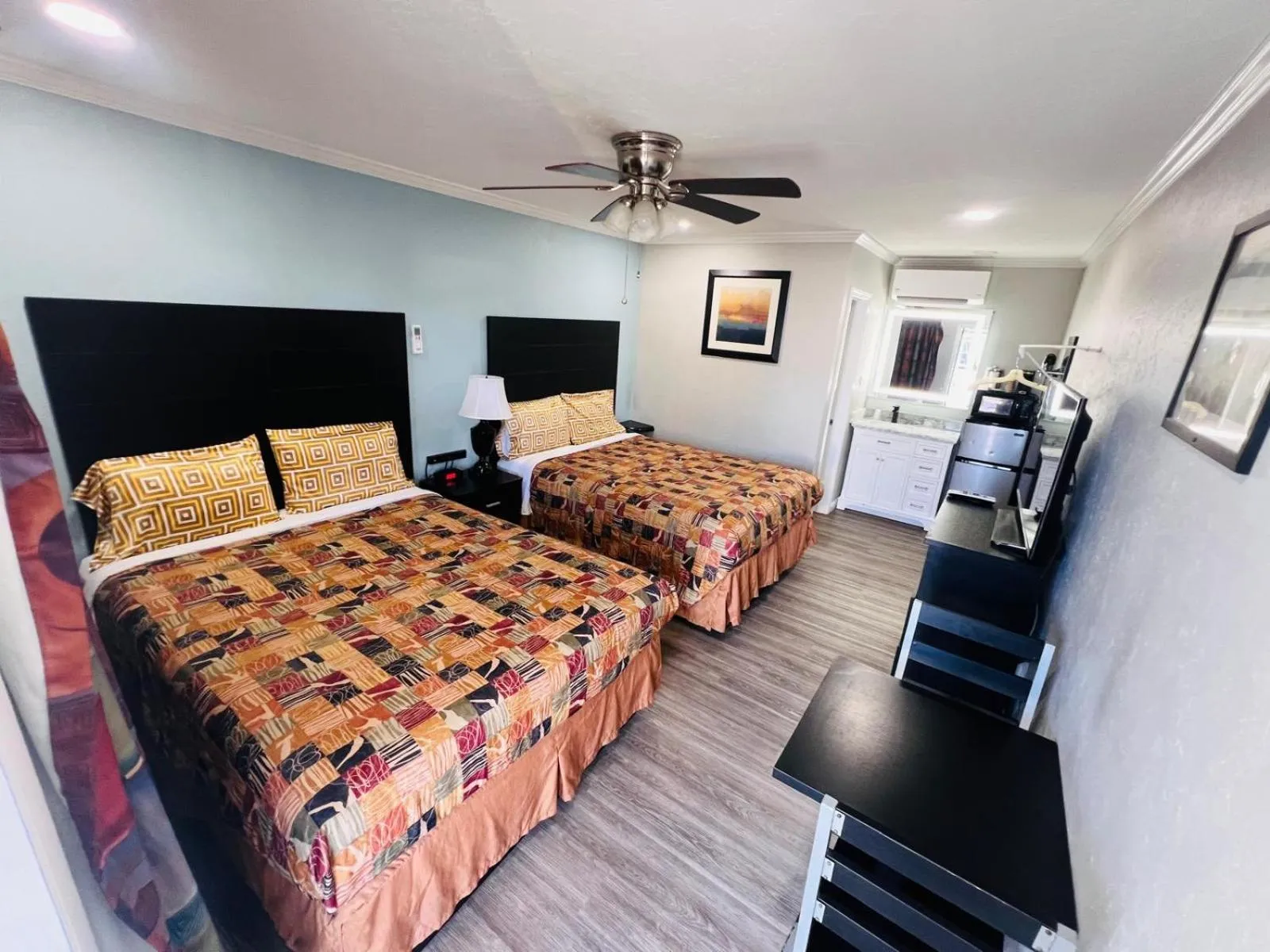 Bed in Sunshine Inn & Suites Venice, Florida