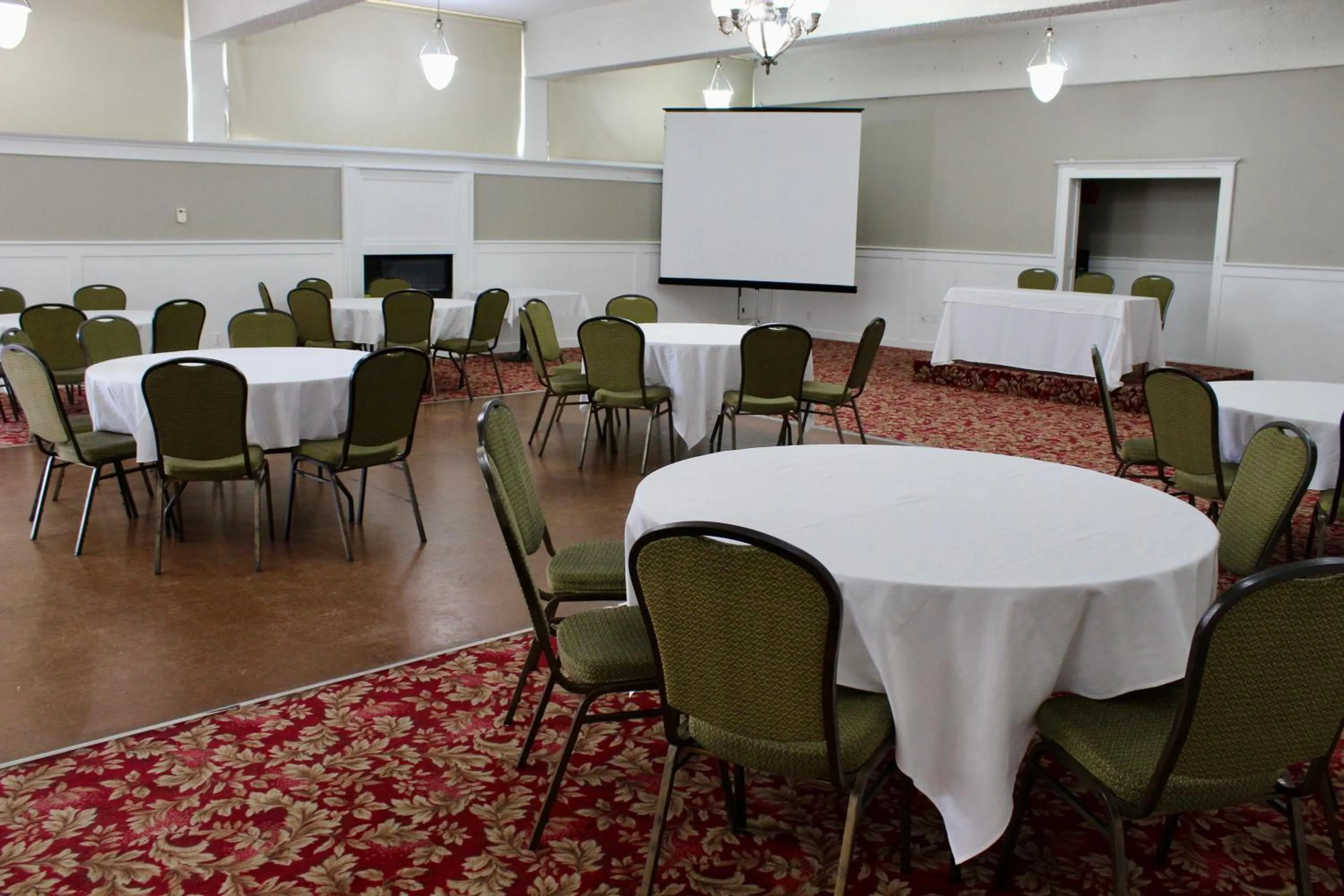Meeting/conference room in Travelodge by Wyndham Trois-Rivieres