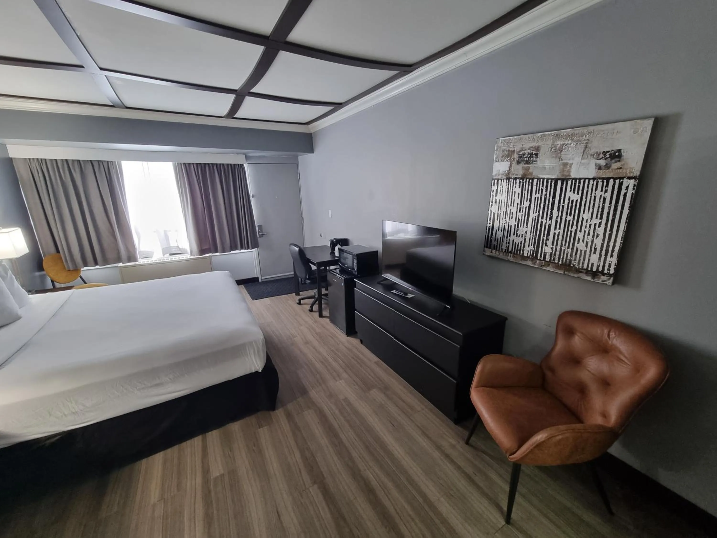 Bedroom, Bed in Travelodge by Wyndham Trois-Rivieres
