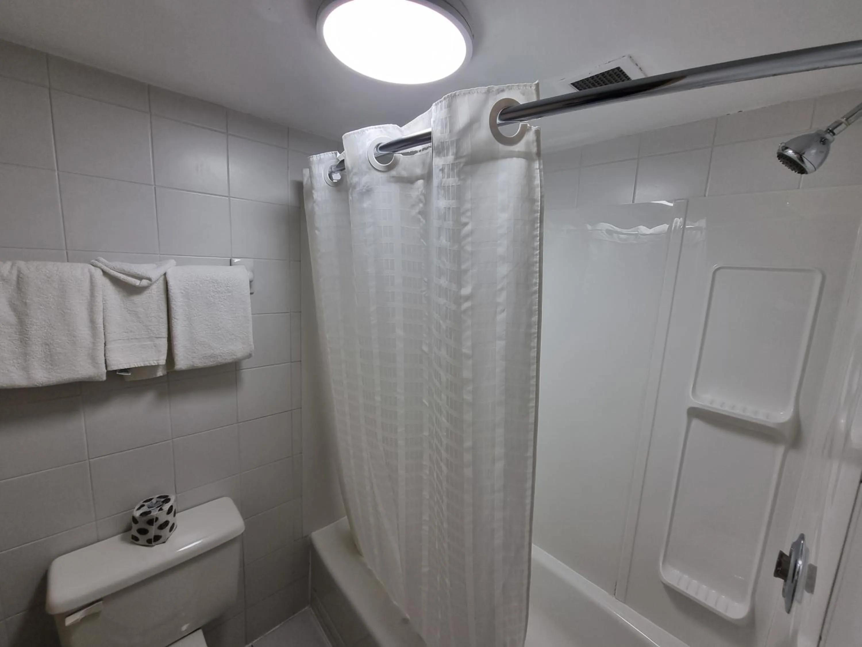 Bathroom in Travelodge by Wyndham Trois-Rivieres