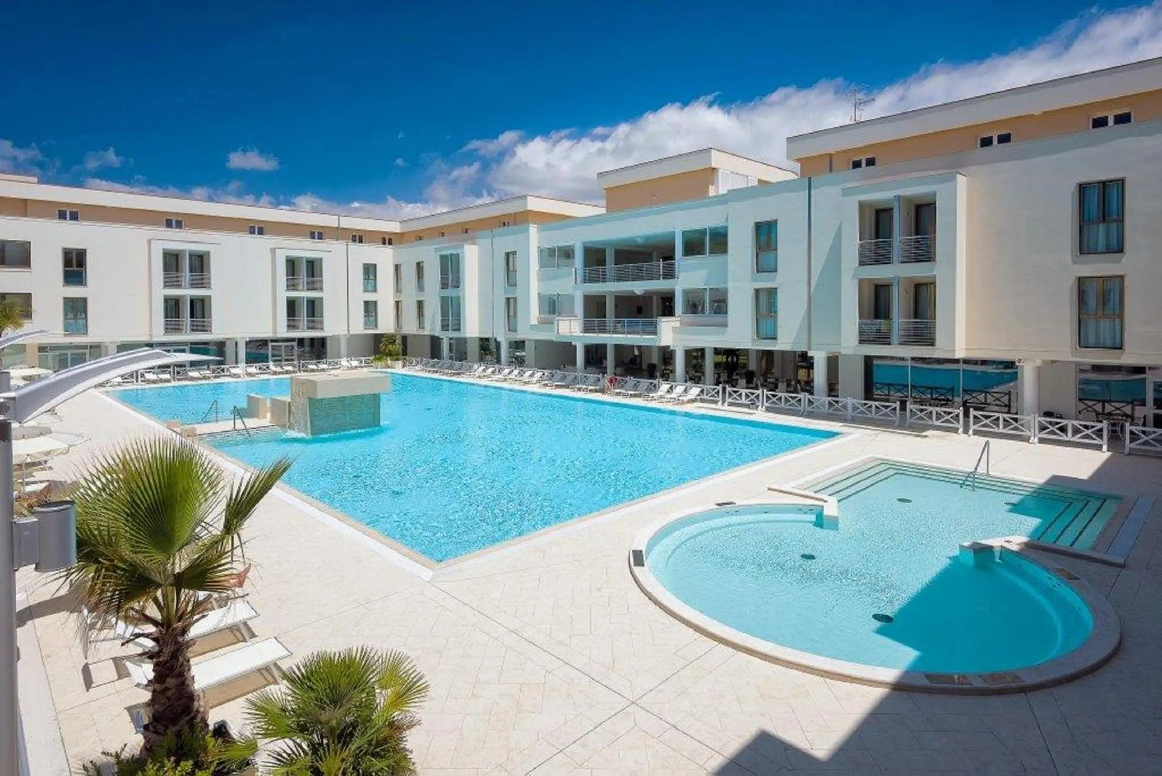 Swimming pool in Hotel Terme Marine Leopoldo II TERME & SPA