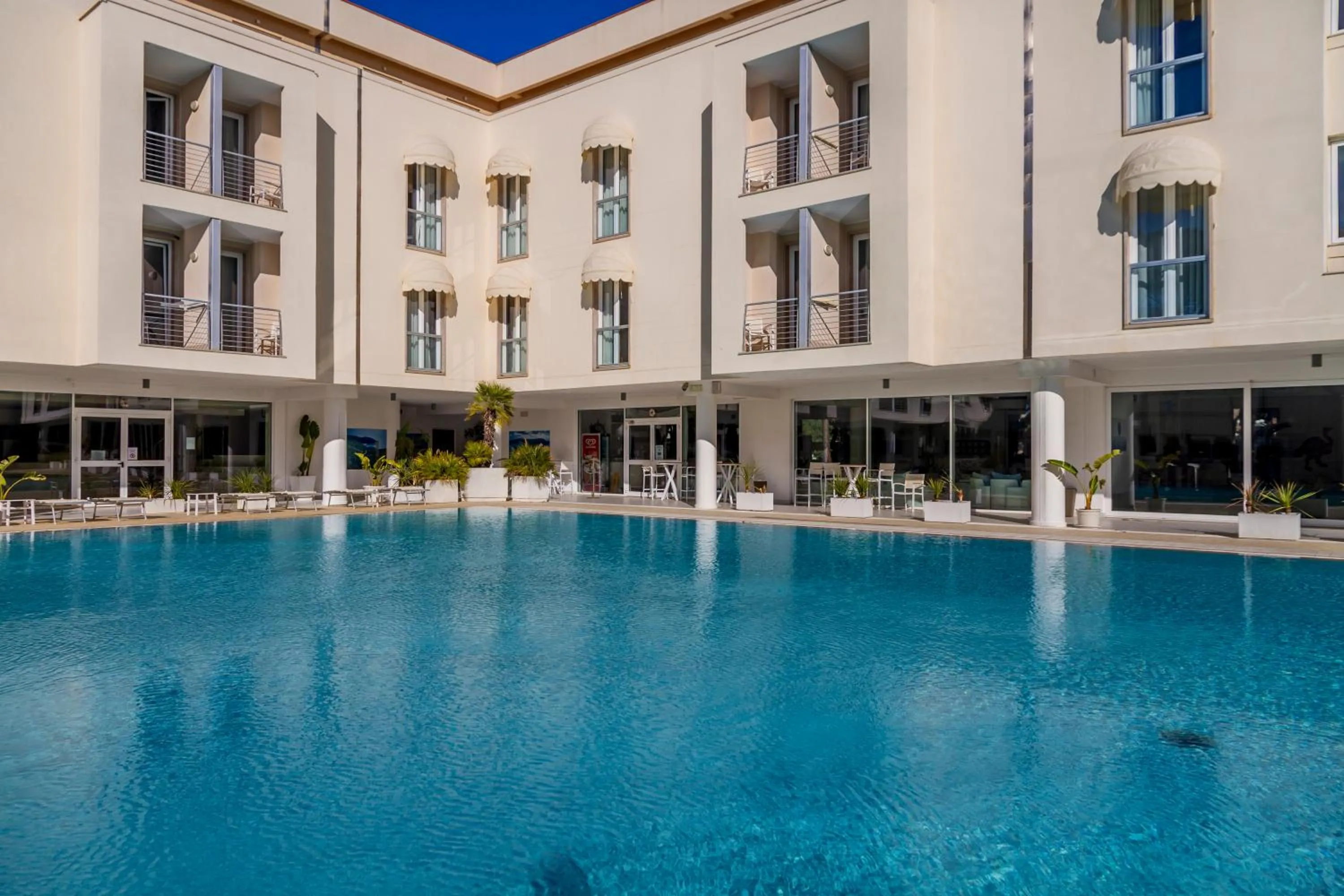 Swimming pool in Hotel Terme Marine Leopoldo II TERME & SPA