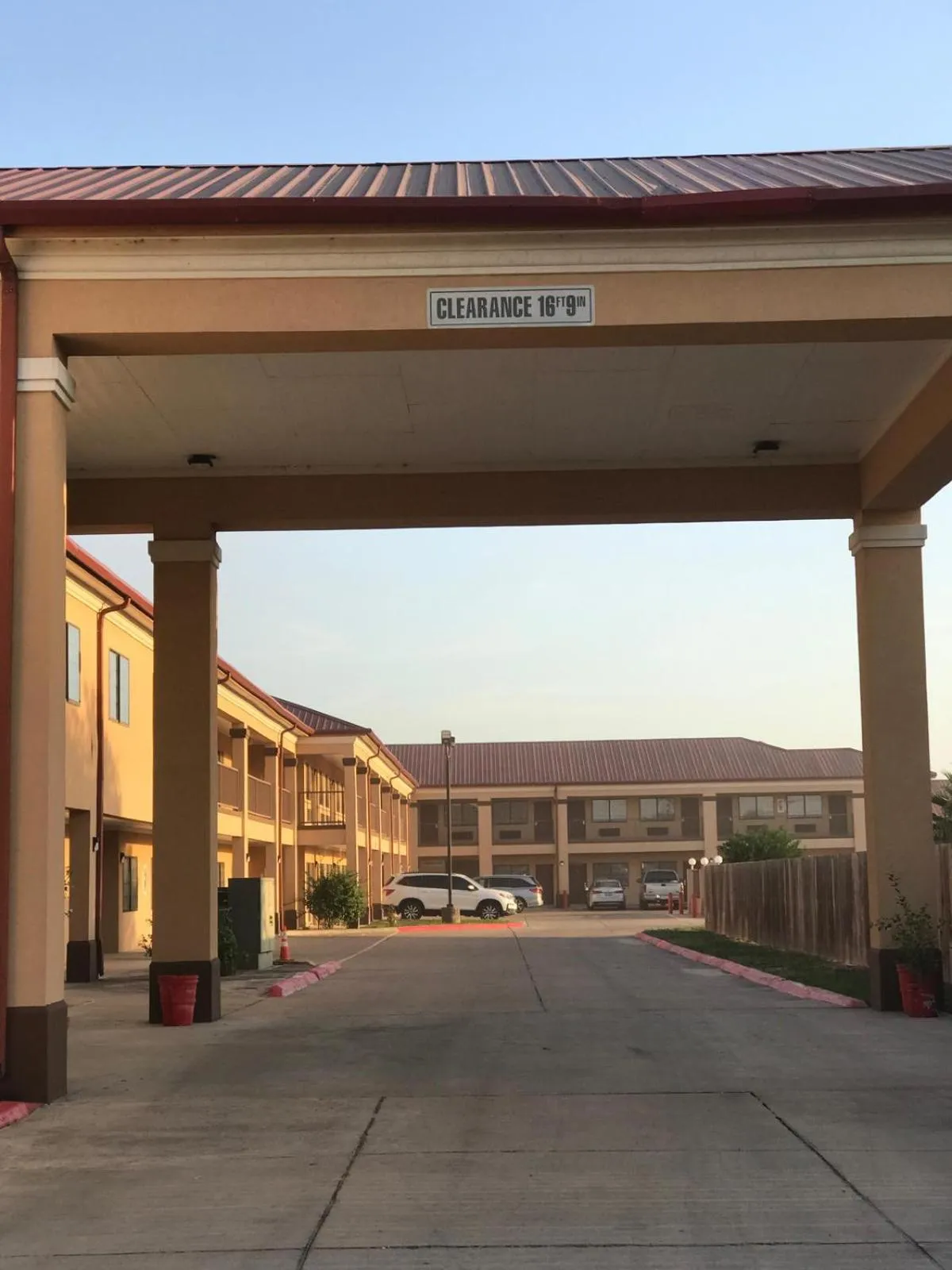 Property building in Texas Inn & Suites