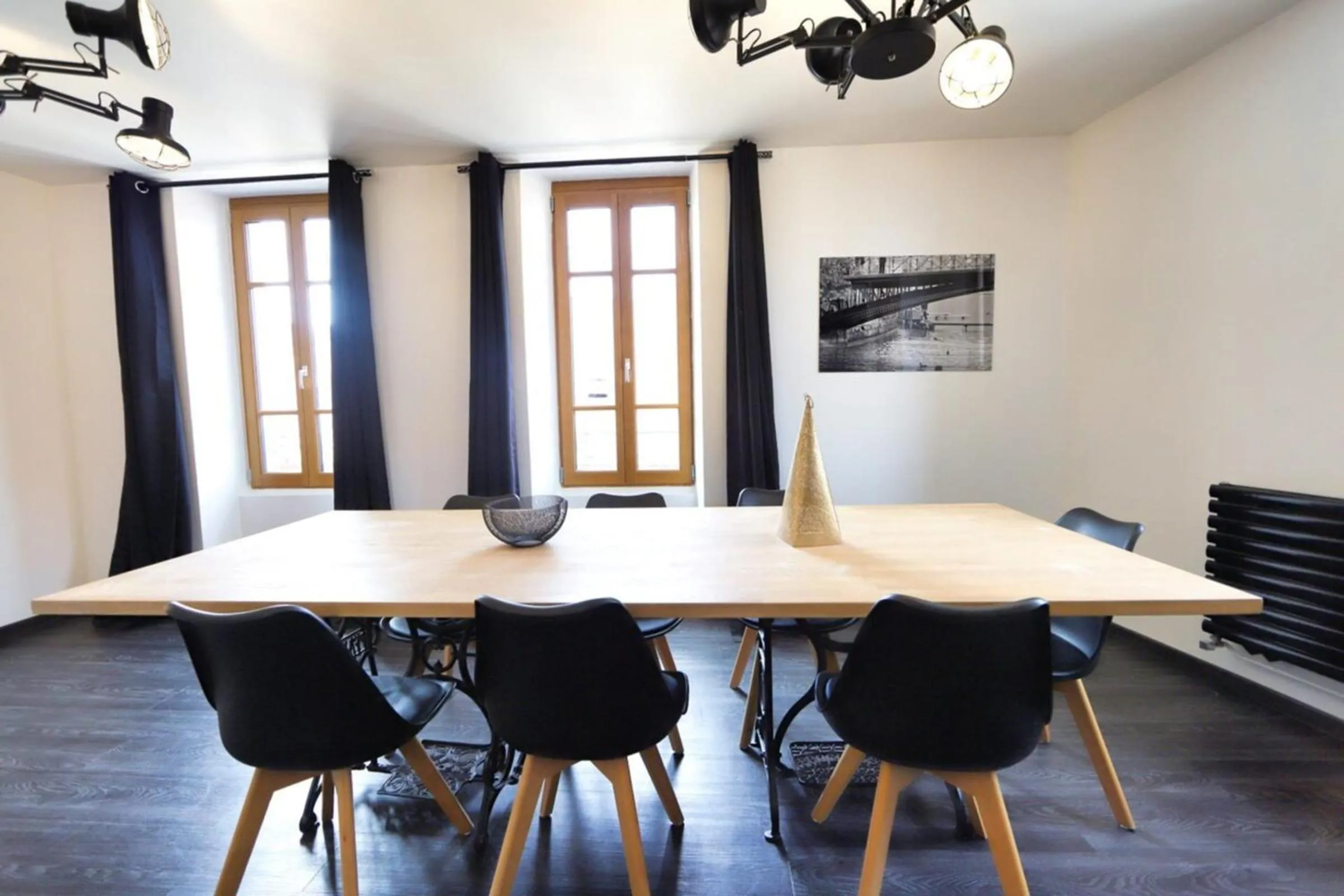 2 bd apartment with sauna in the center of Annecy