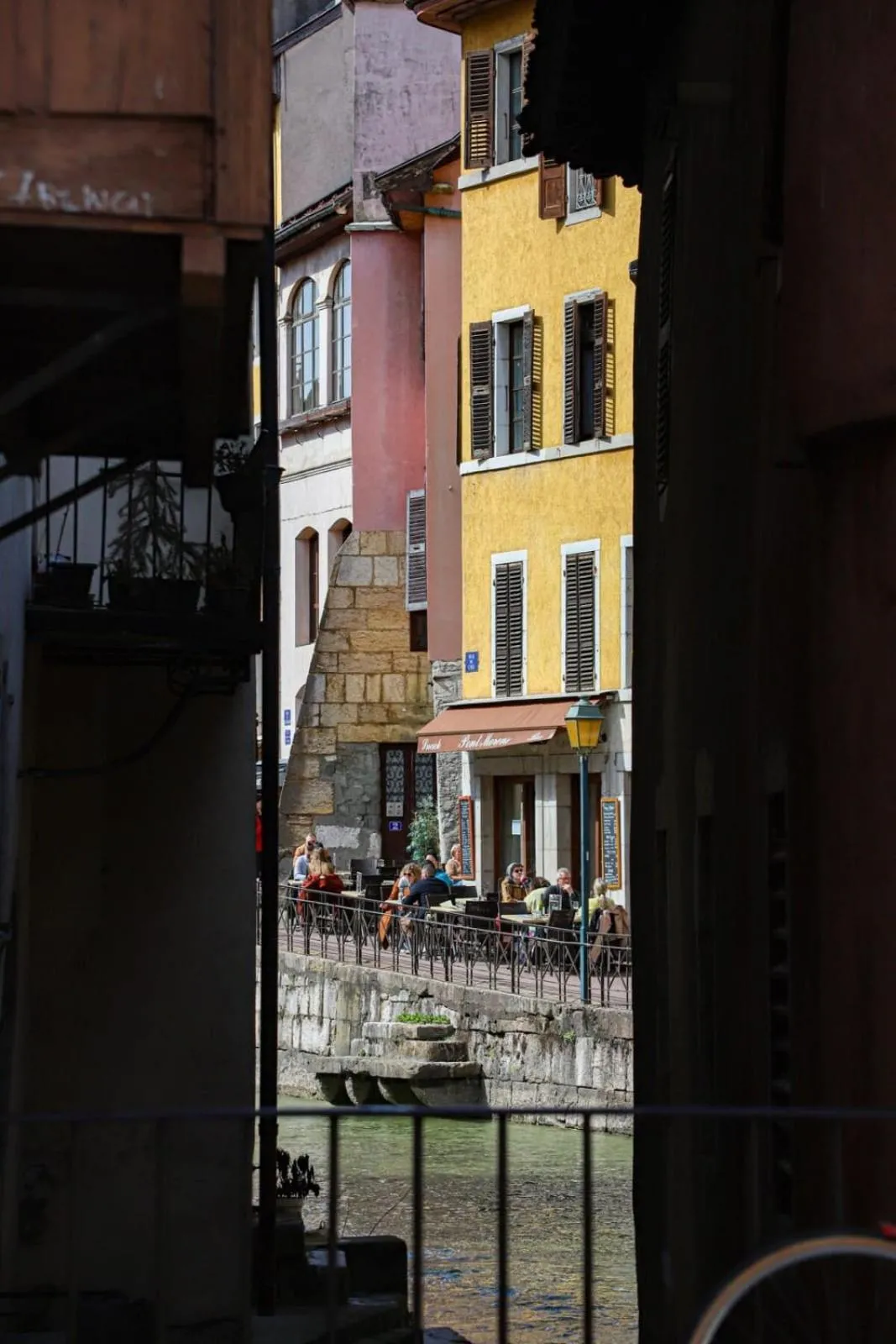 2 bd apartment with sauna in the center of Annecy