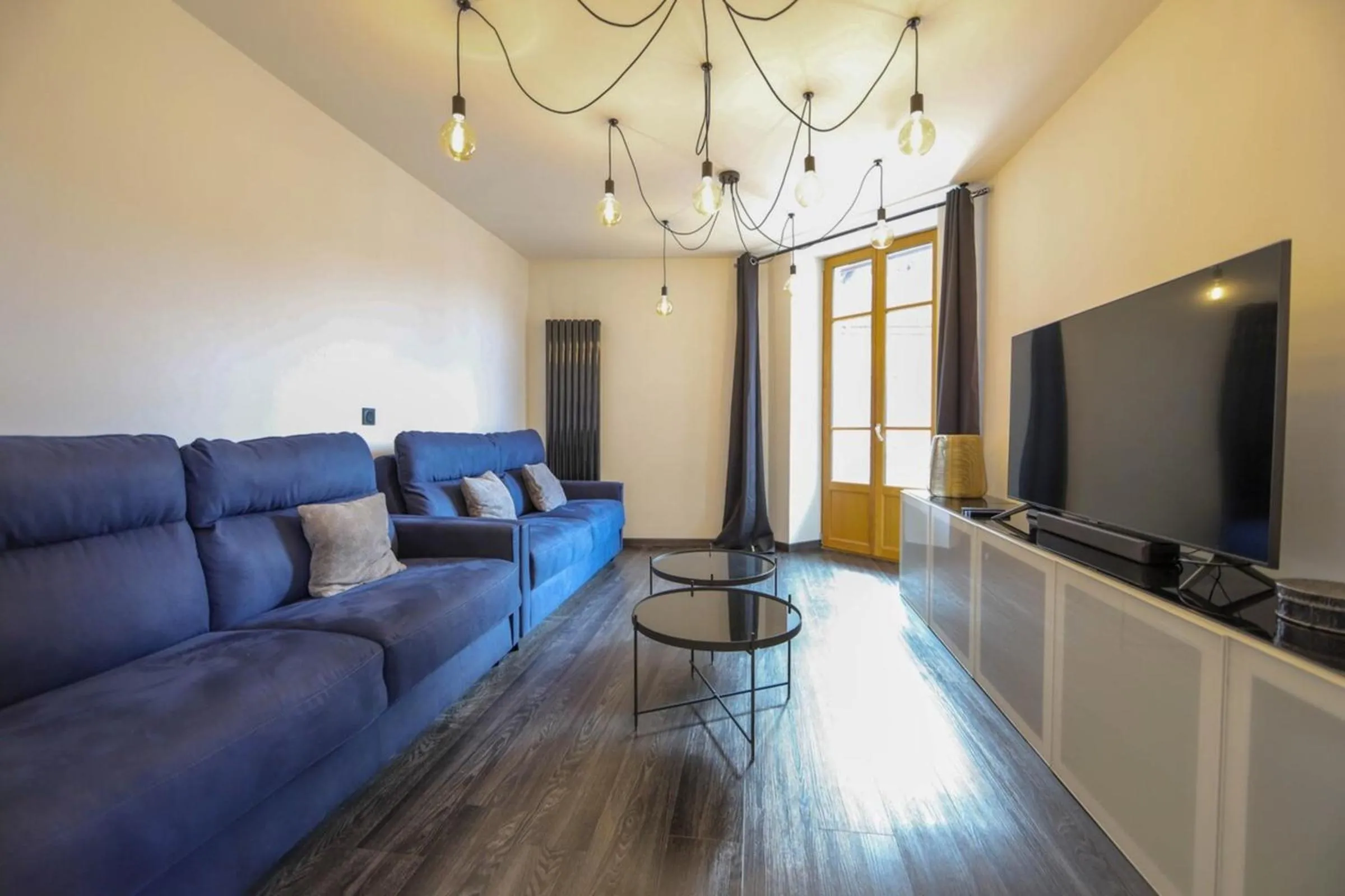 2 bd apartment with sauna in the center of Annecy