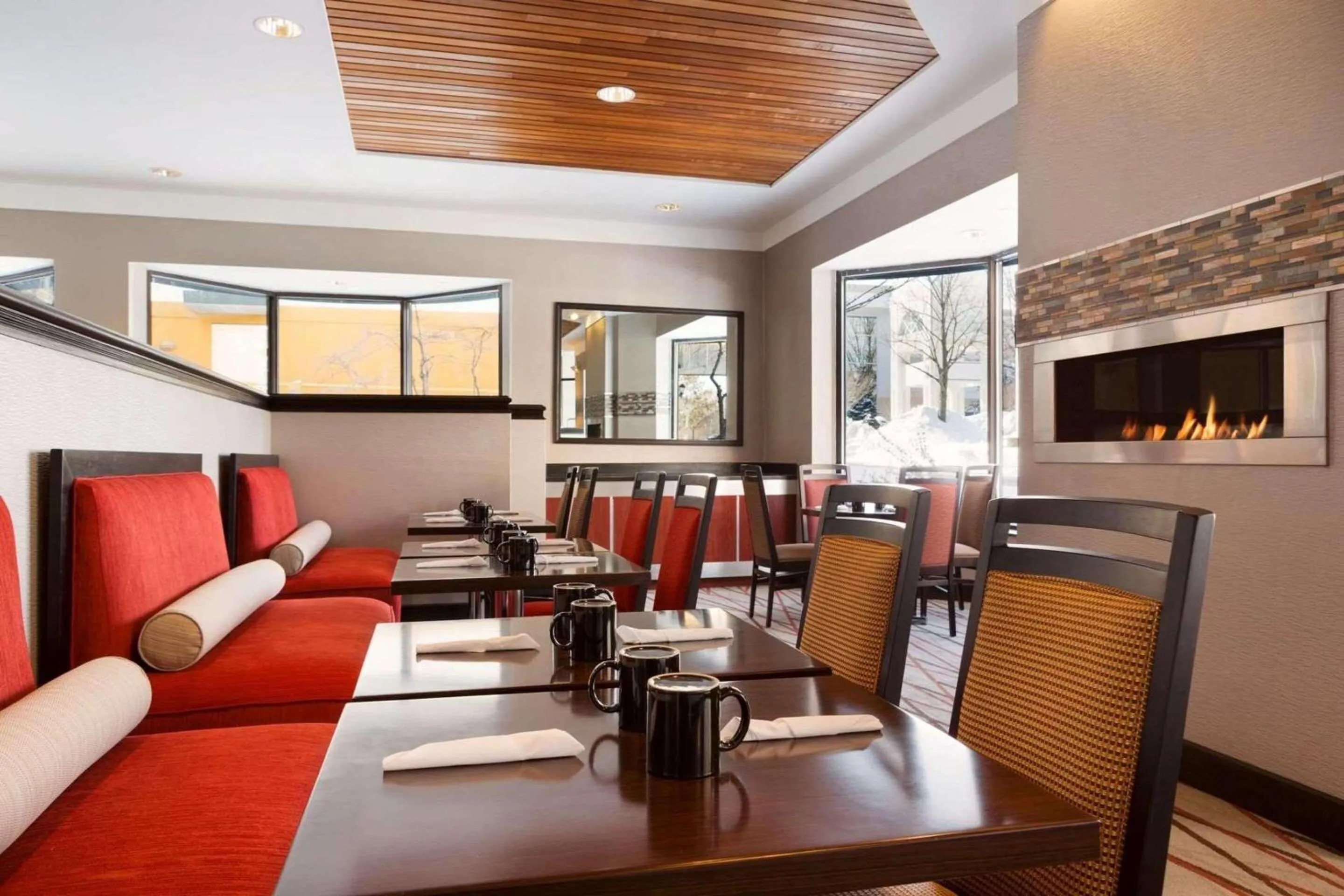 Breakfast in Radisson Akron-Fairlawn Copley