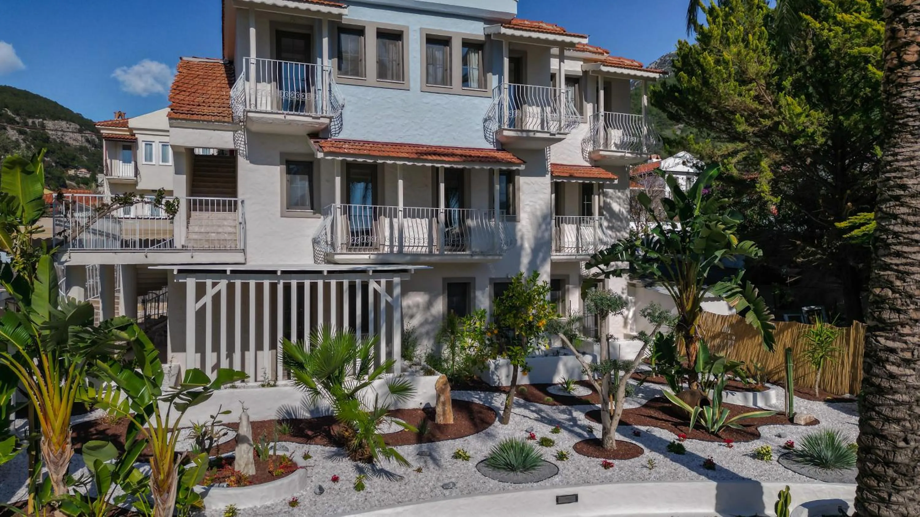 Garden in Salonika Suites