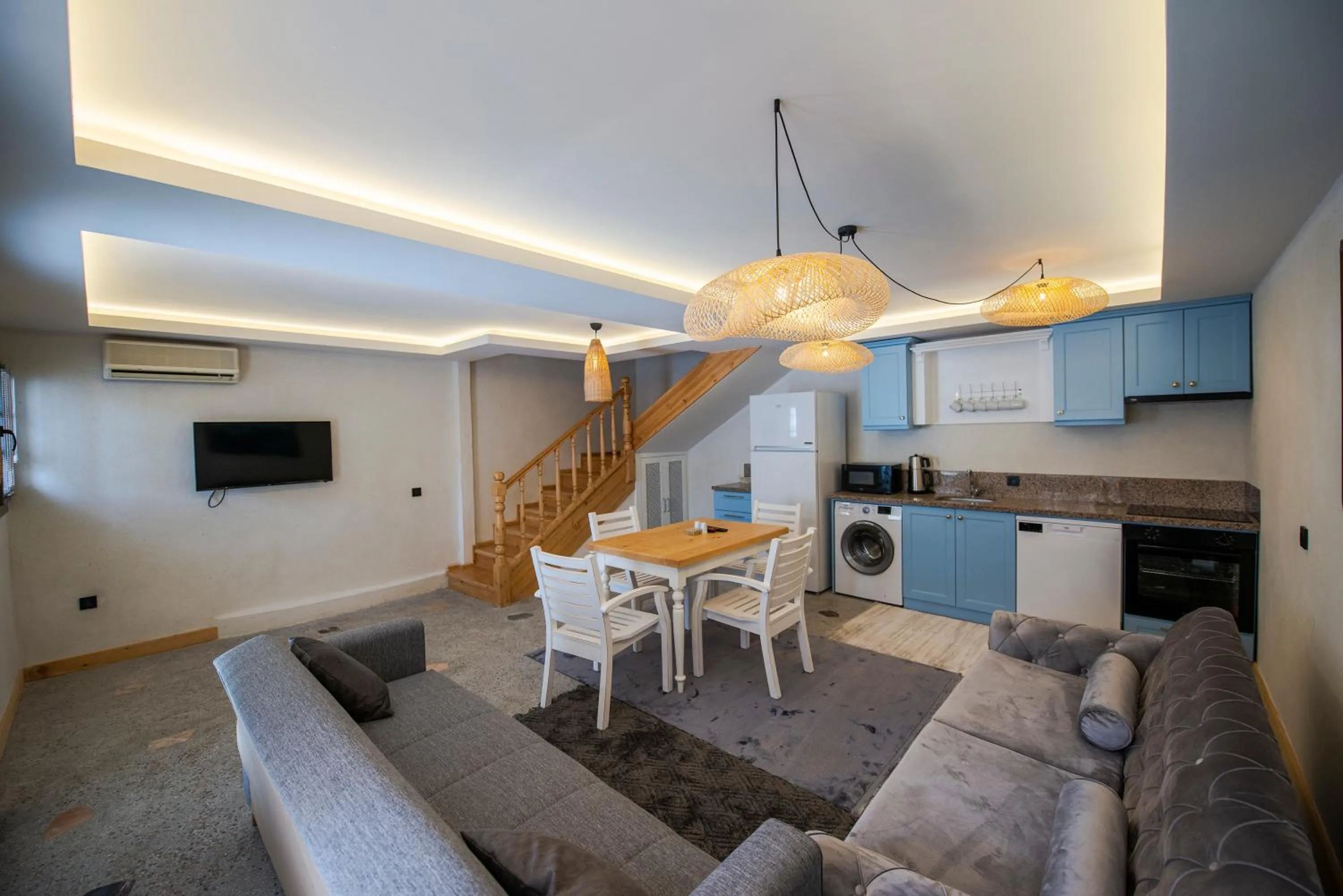 TV and multimedia in Salonika Suites