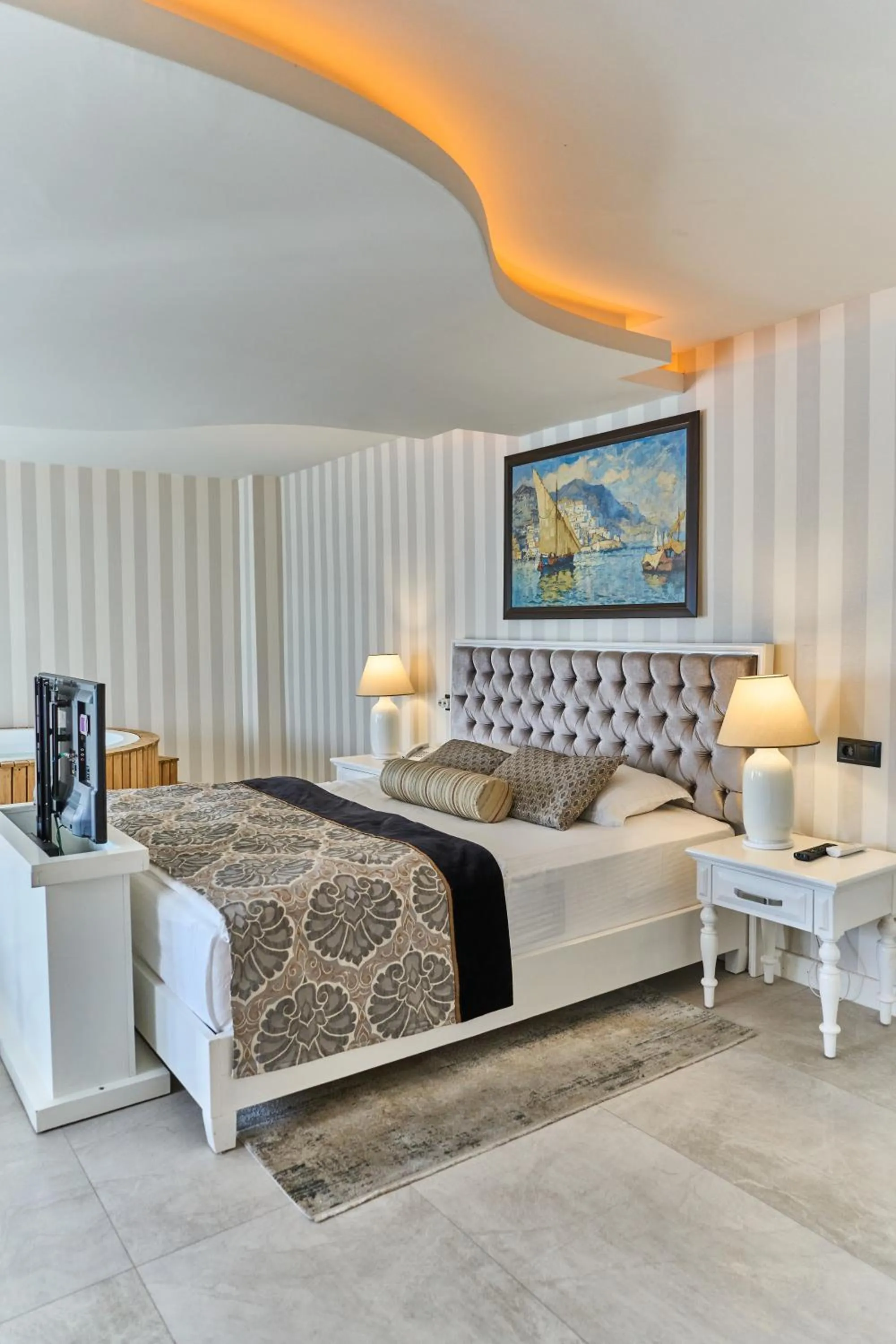 Photo of the whole room, Bed in Salonika Suites