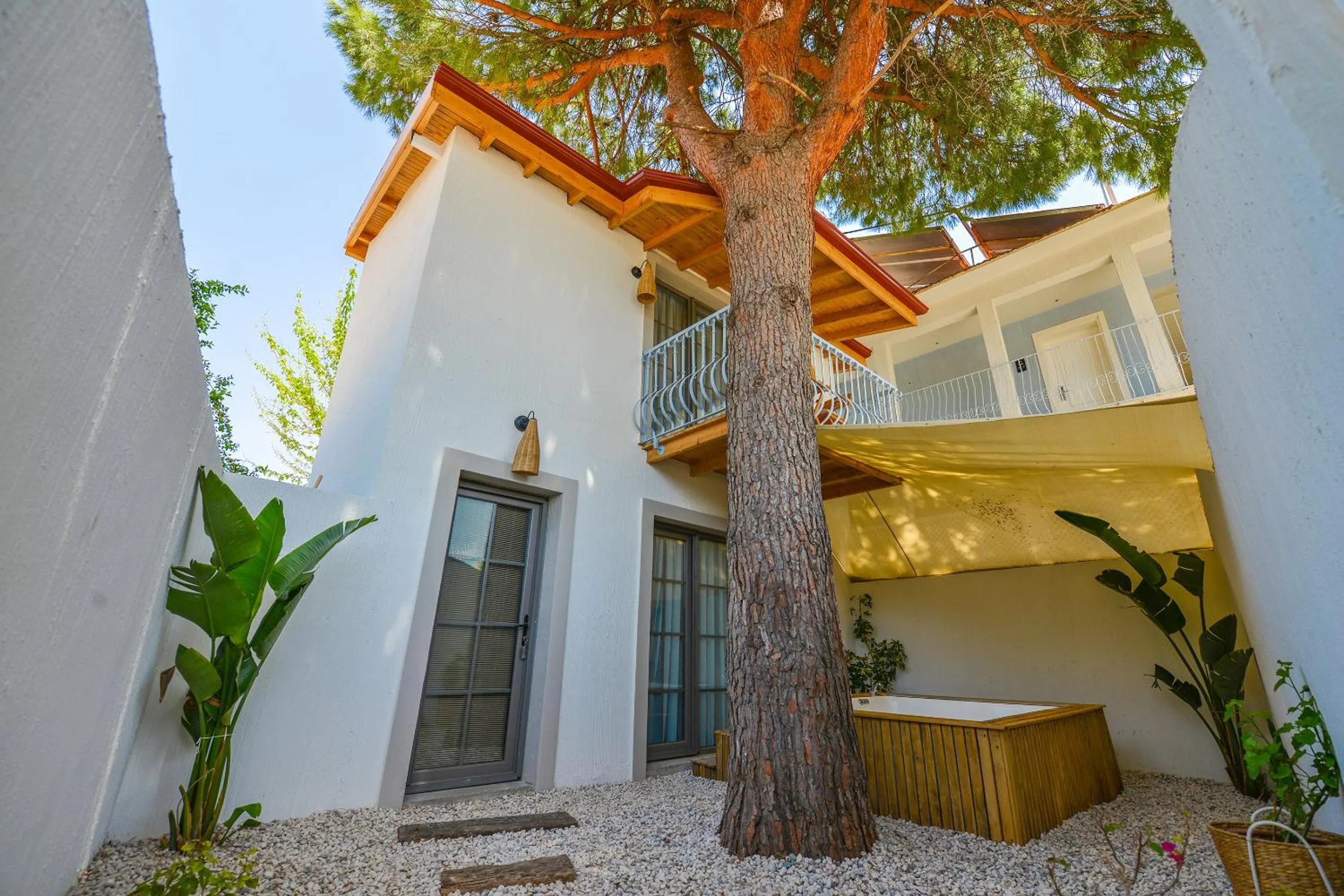 Garden in Salonika Suites