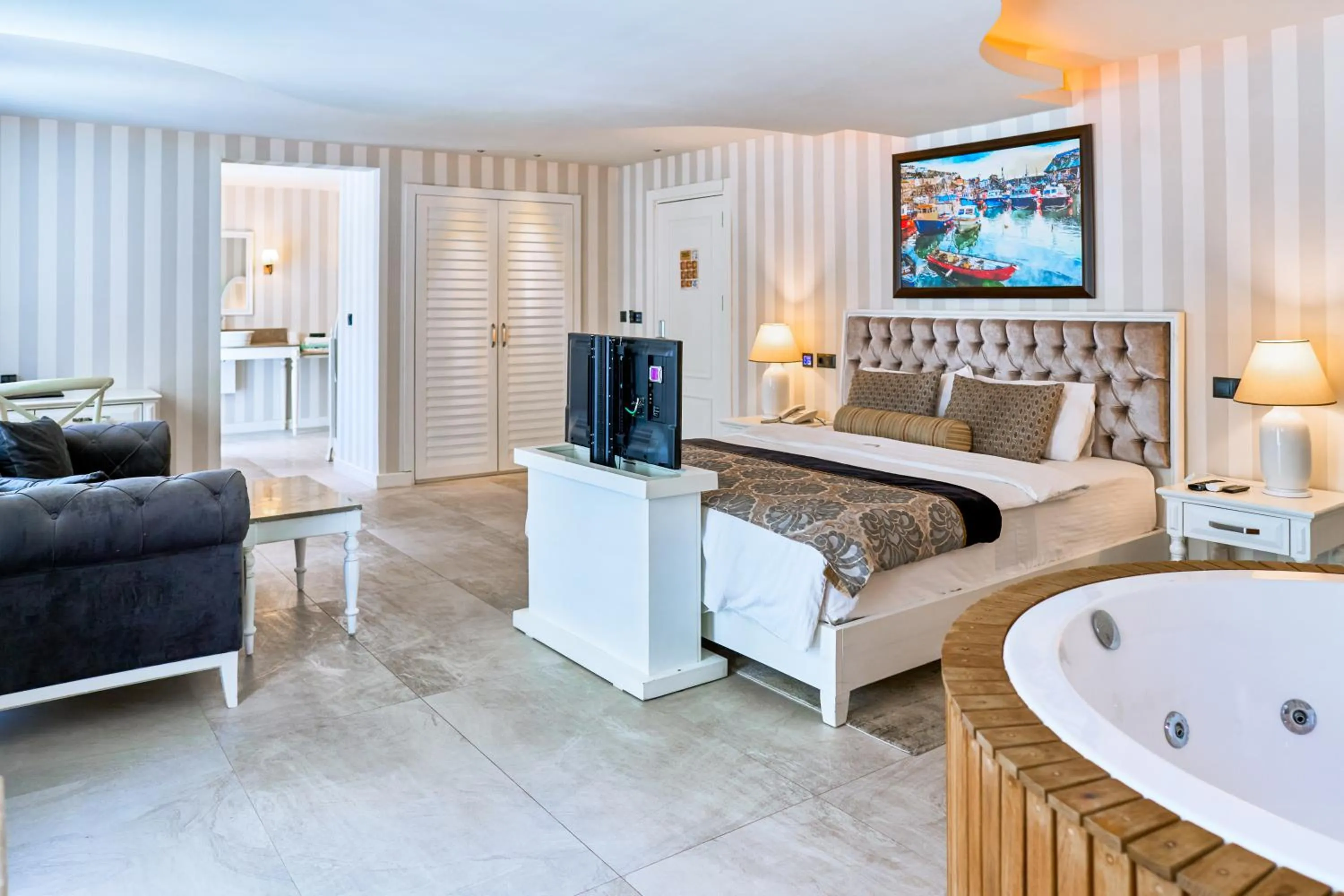 Photo of the whole room, Bed in Salonika Suites