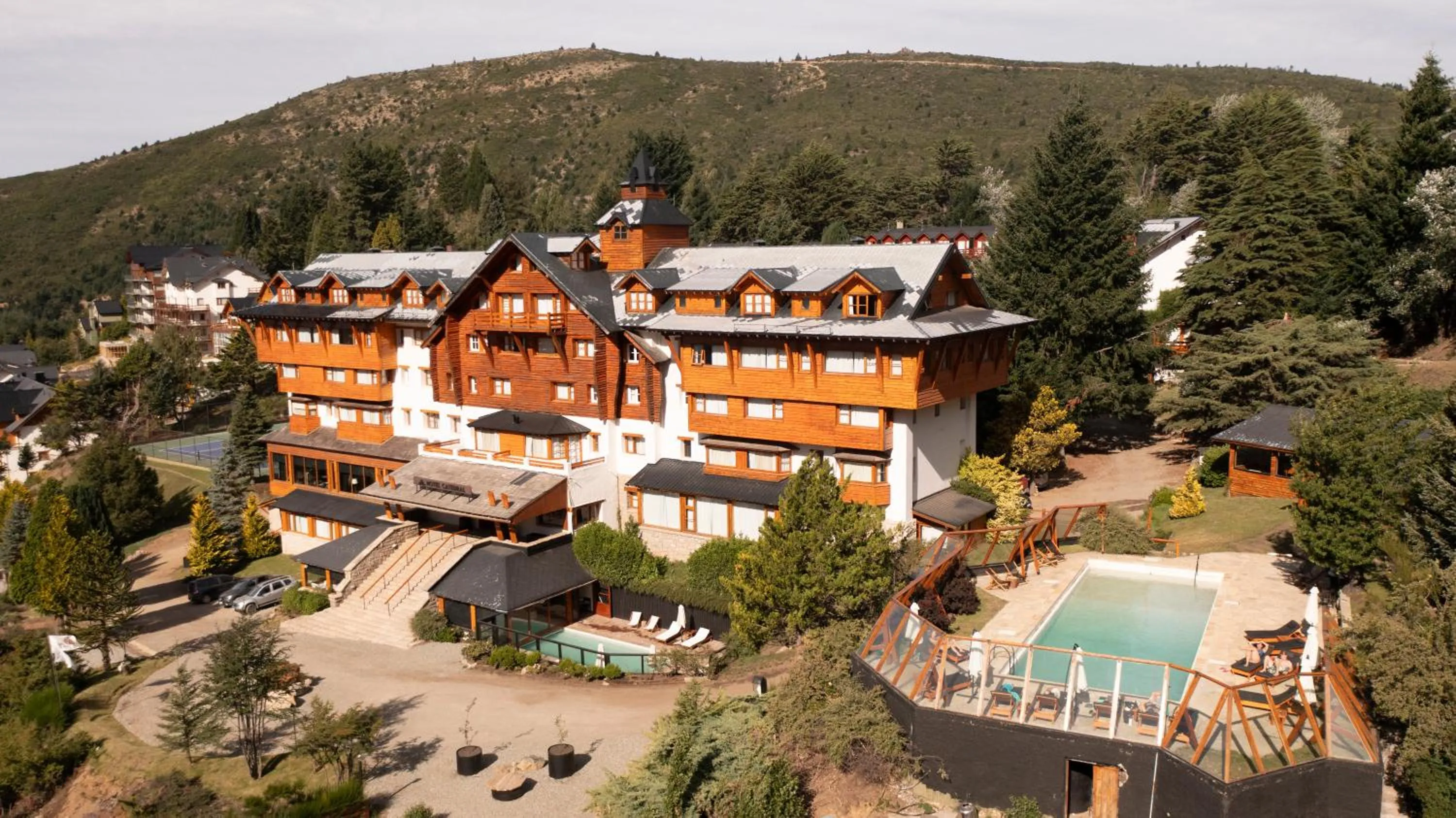 Property building in Hotel Catedral Patagonia Ski & Wellness