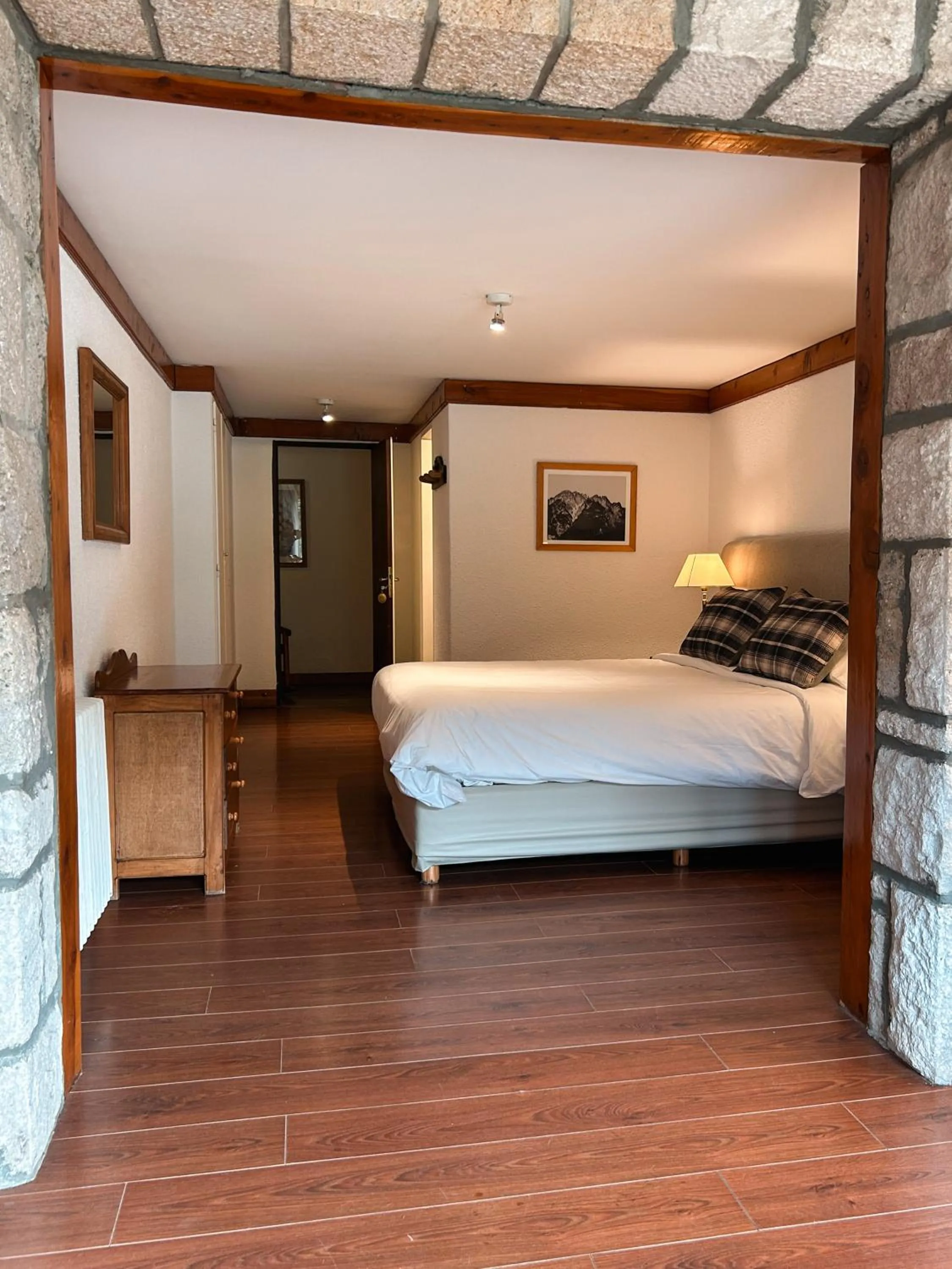 Photo of the whole room, Bed in Hotel Catedral Patagonia Ski & Wellness