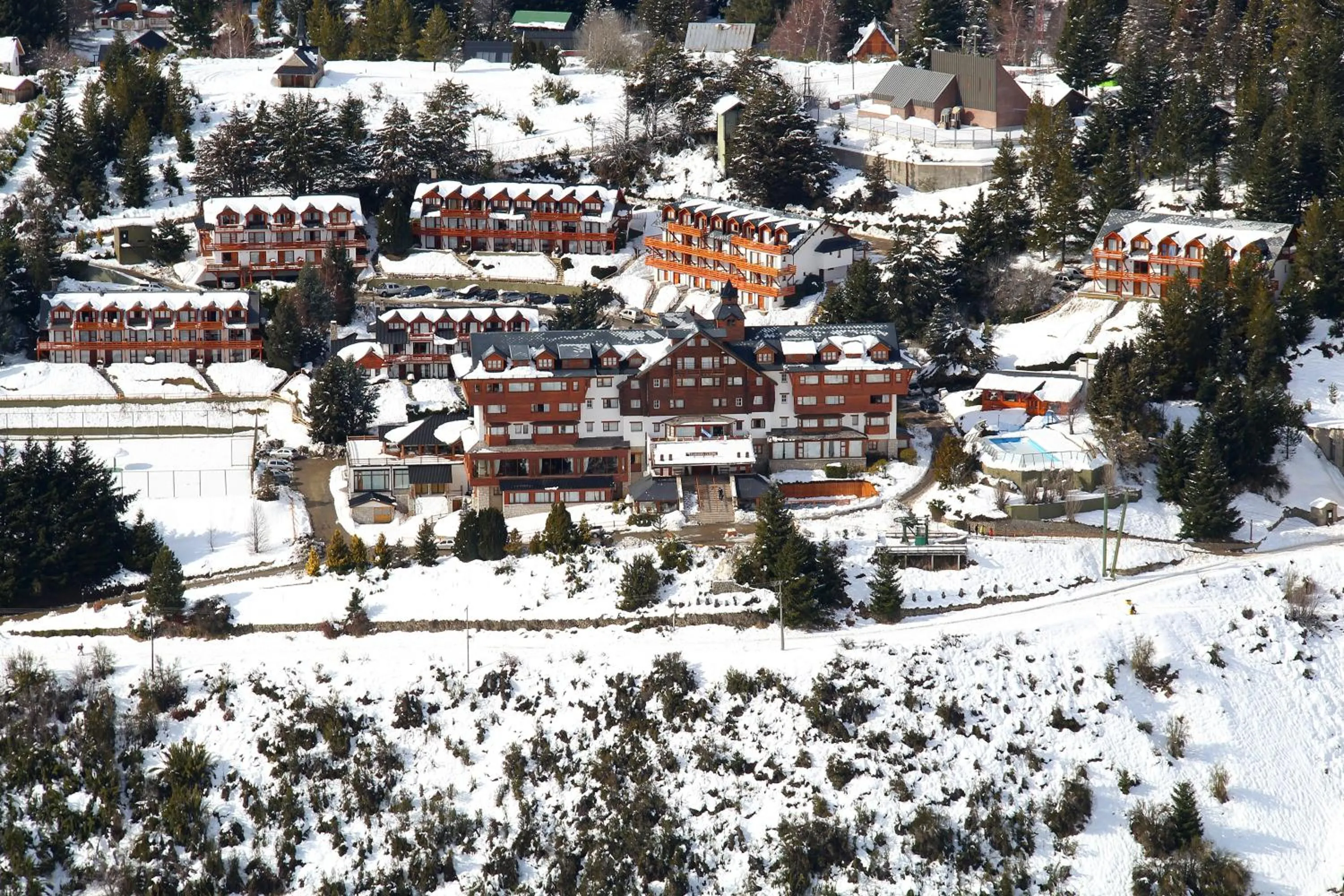 Facade/entrance in Hotel Catedral Patagonia Ski & Wellness
