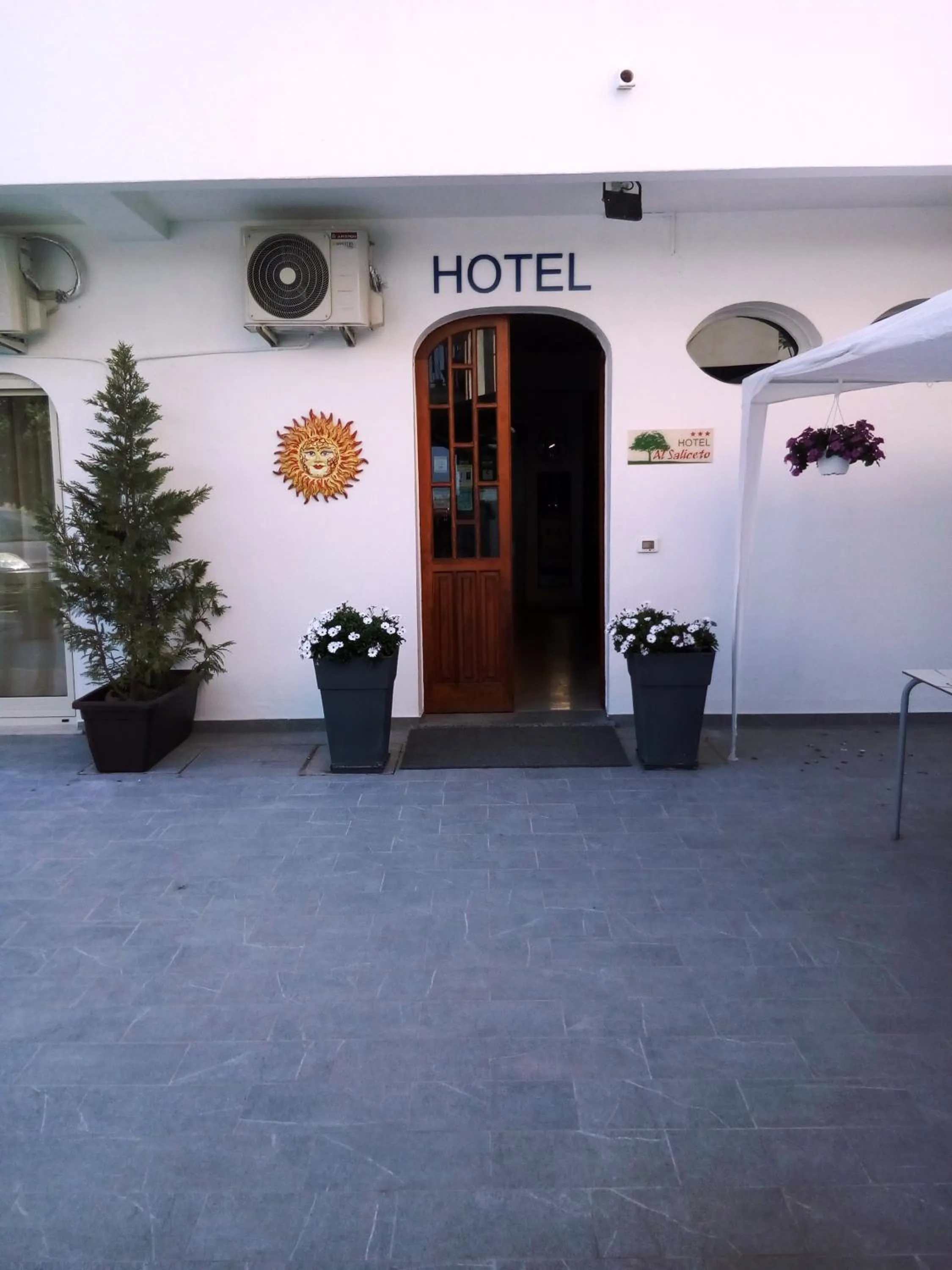 Facade/entrance in Al Saliceto Hotel