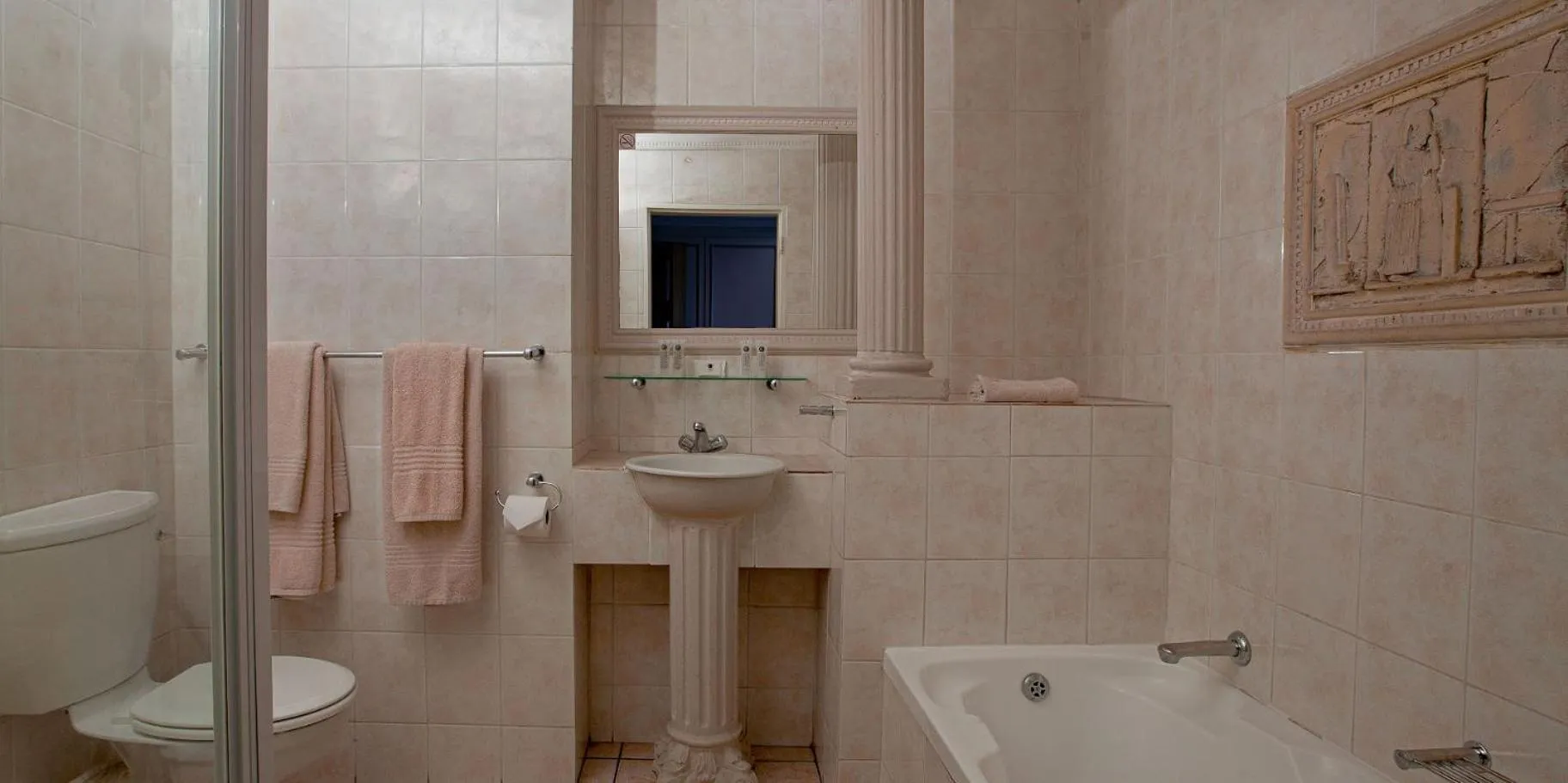 Shower in Apollo Hotel