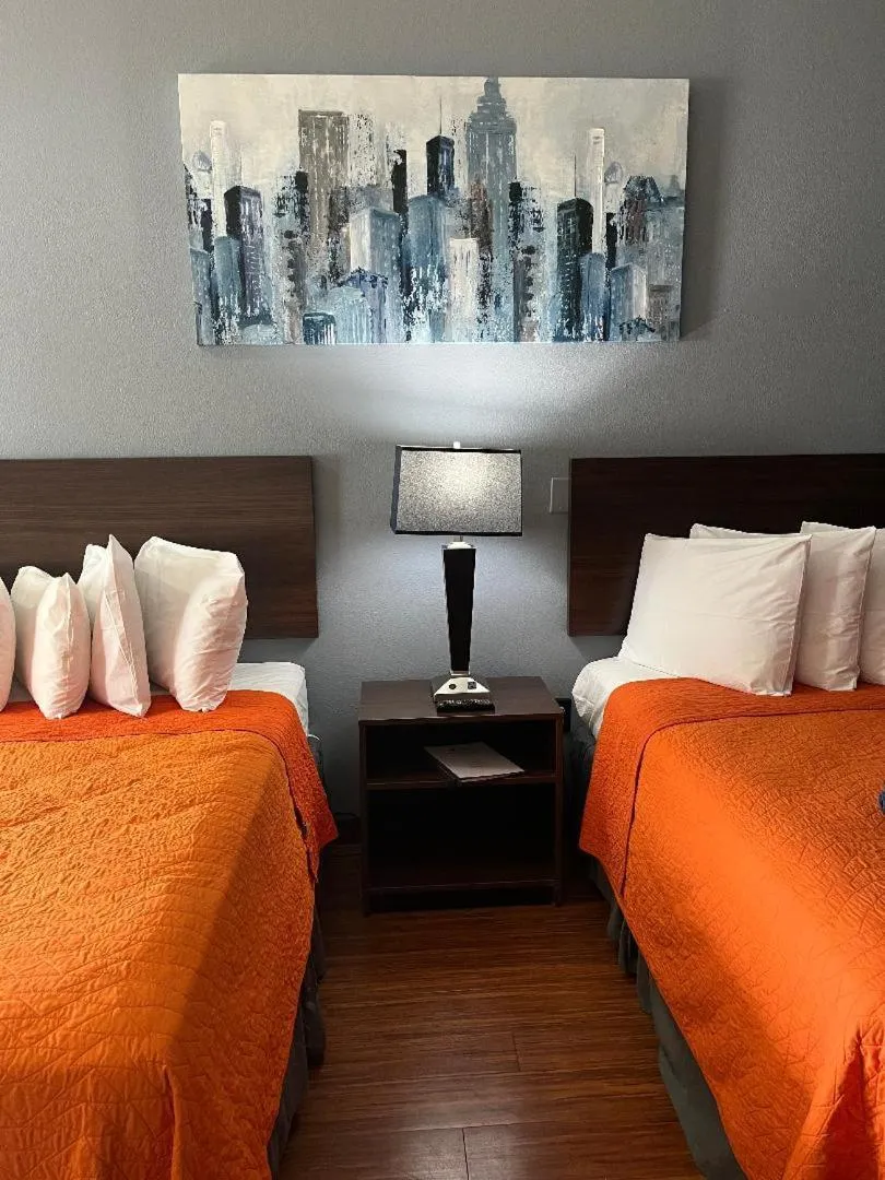 Bed in Orange County National Golf Center and Lodge