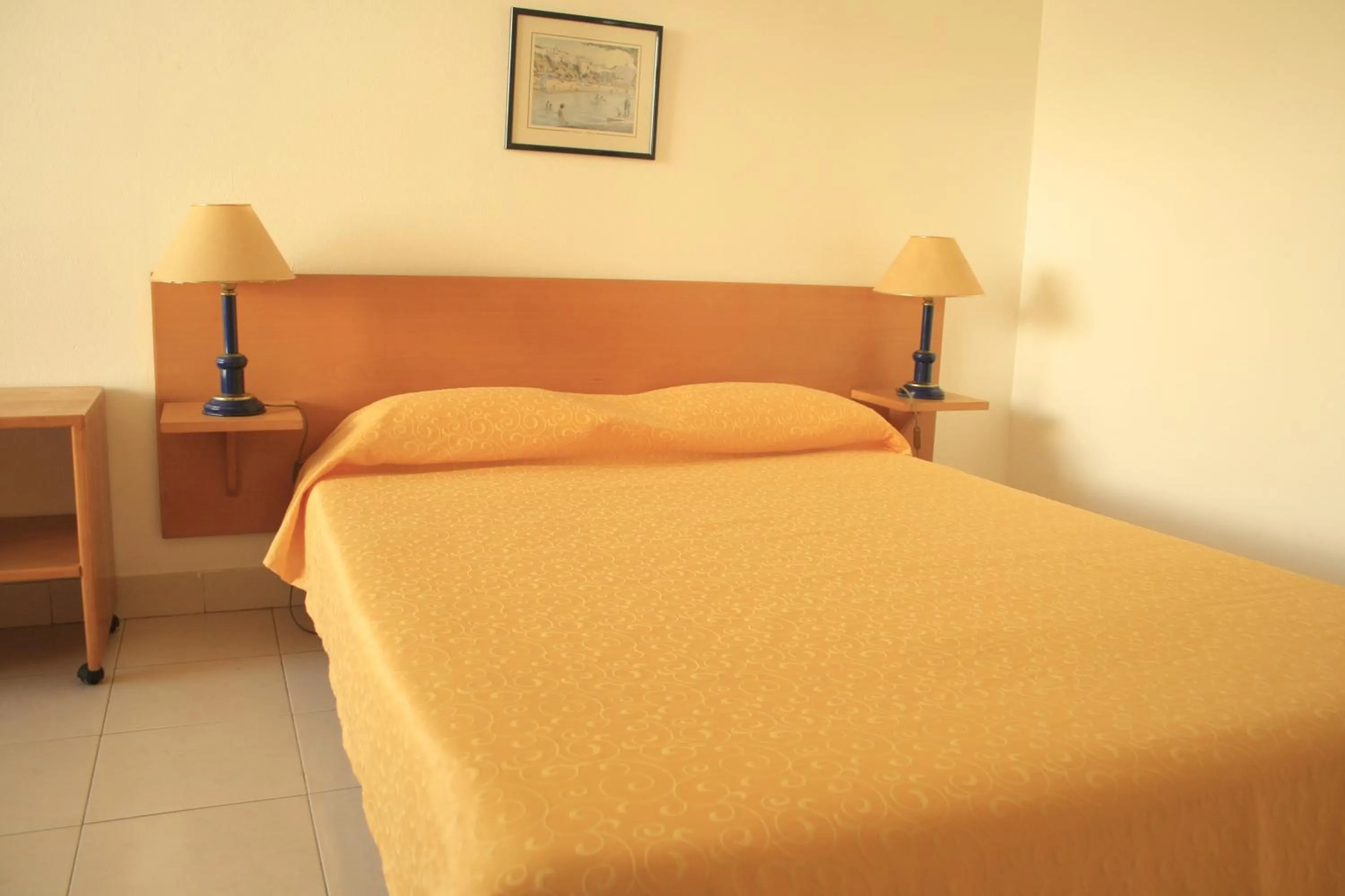 Bedroom, Bed in Edificio Albufeira Apartamentos A. Local - Albuturismo Lda