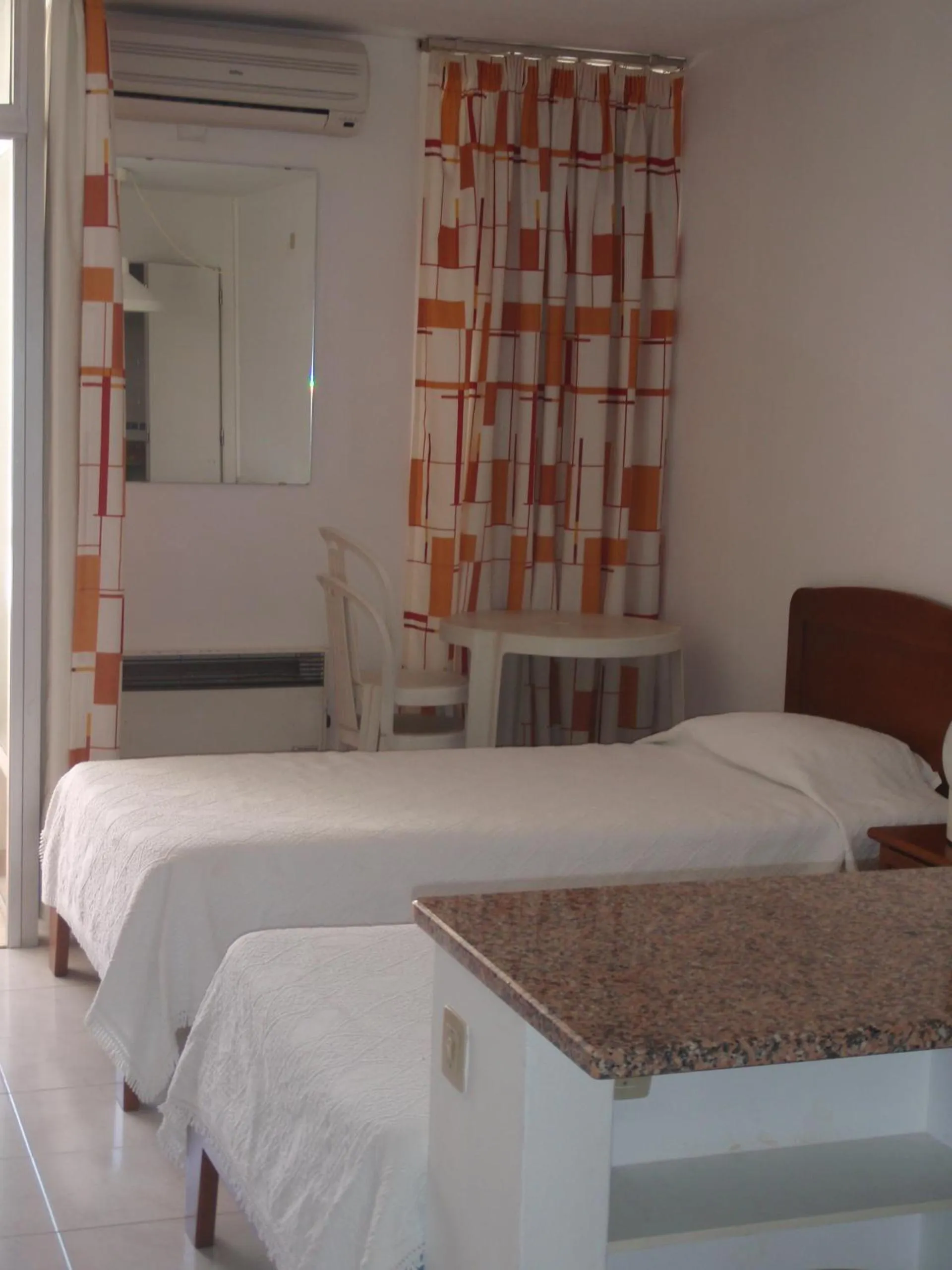 Bedroom, Bed in Edificio Albufeira Apartamentos A. Local - Albuturismo Lda