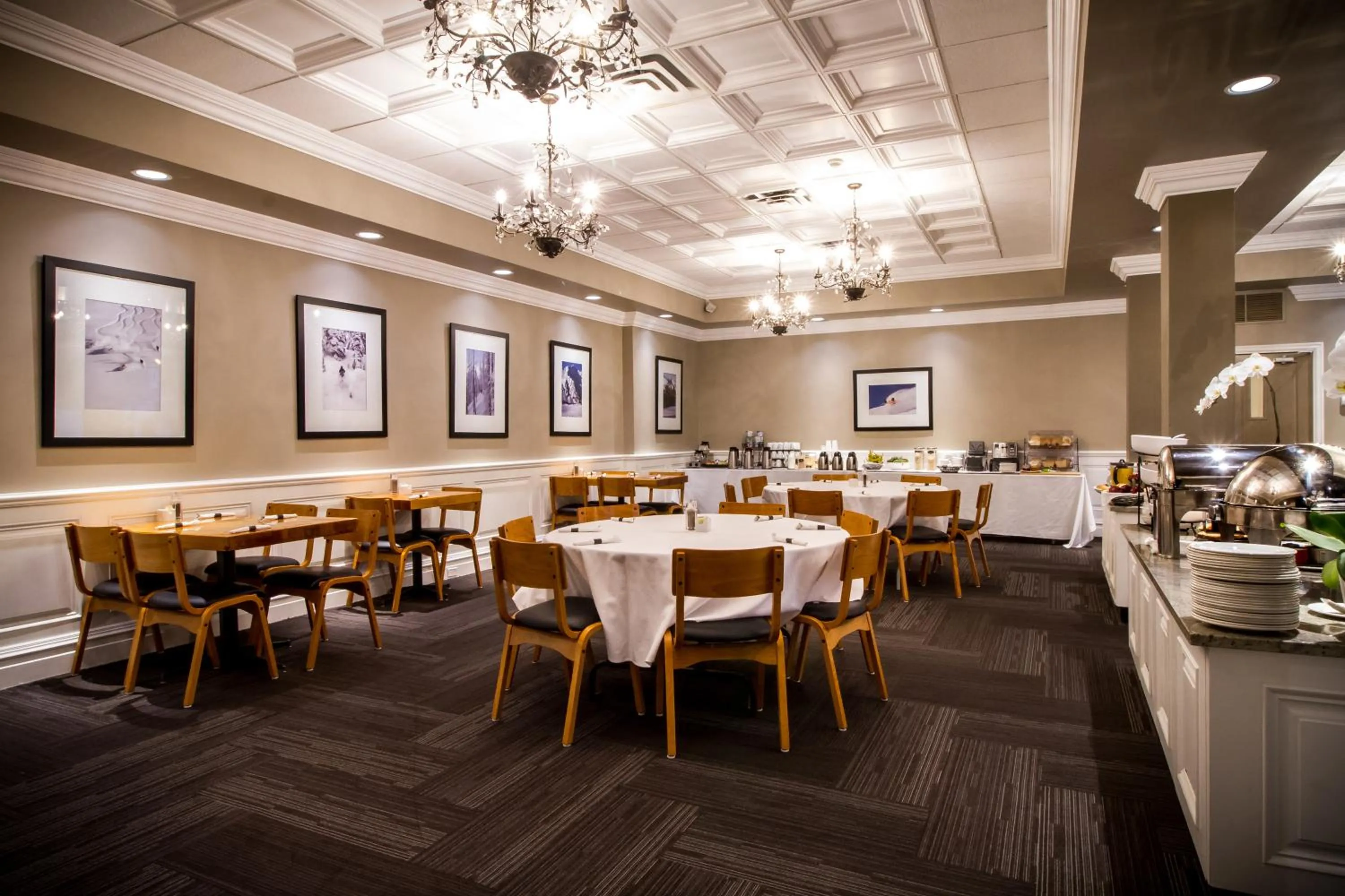 Restaurant/places to eat in Regent Hotel Revelstoke