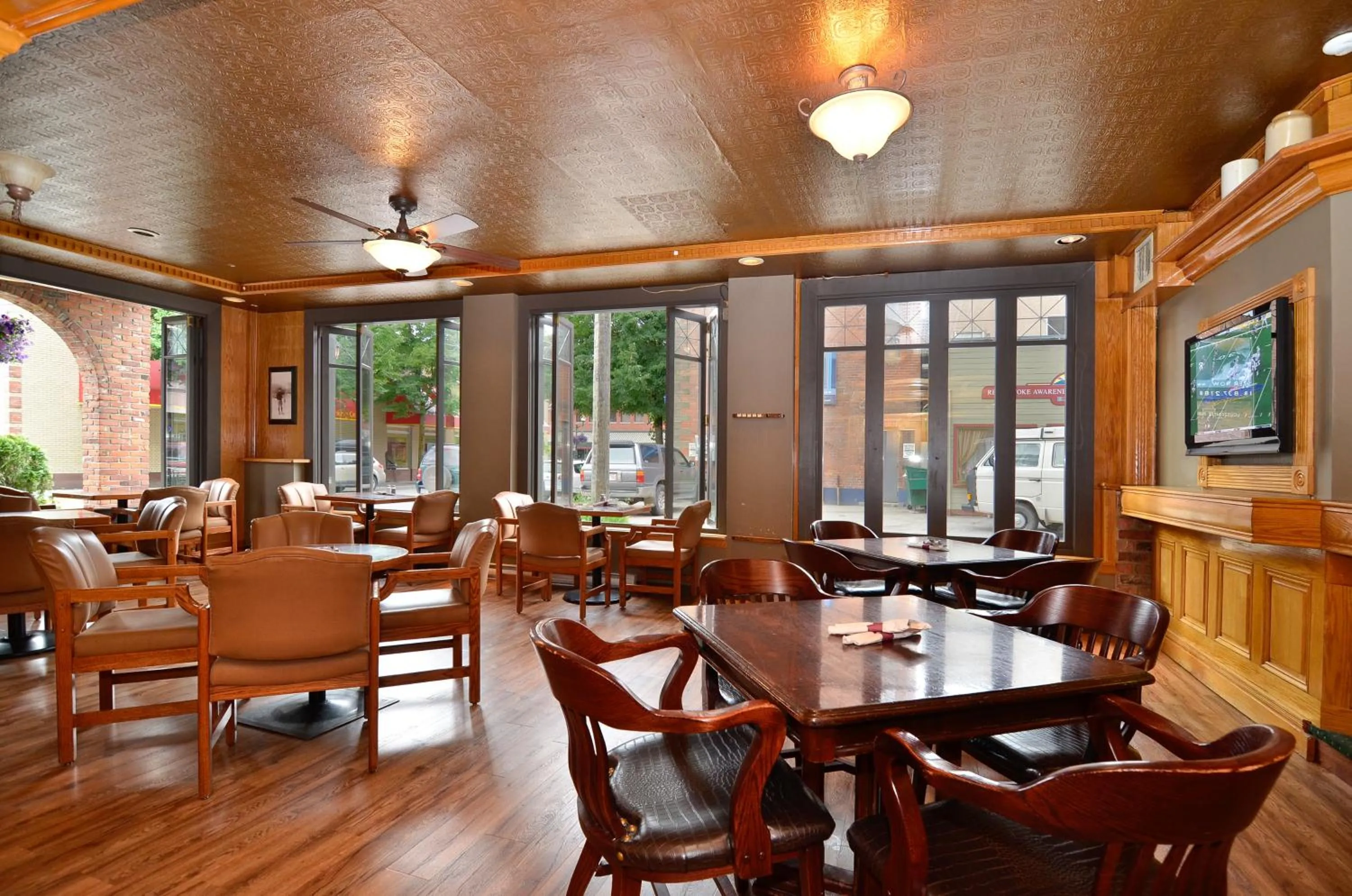 Restaurant/places to eat in Regent Hotel Revelstoke