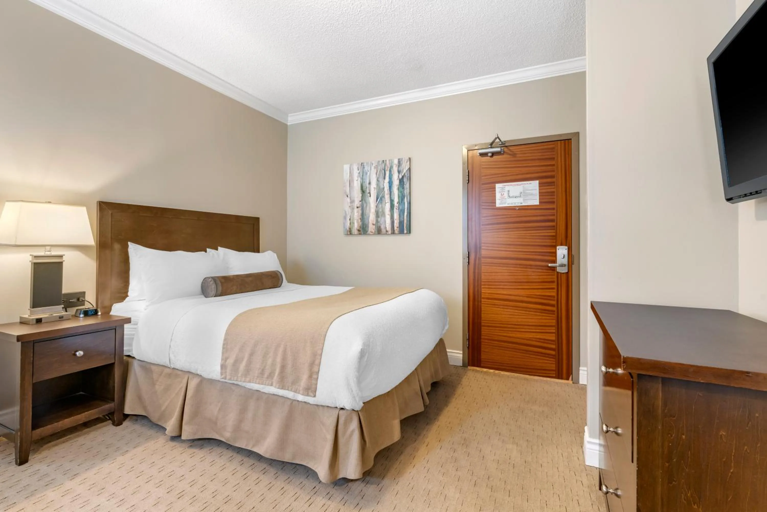 Bedroom, Bed in Regent Hotel Revelstoke