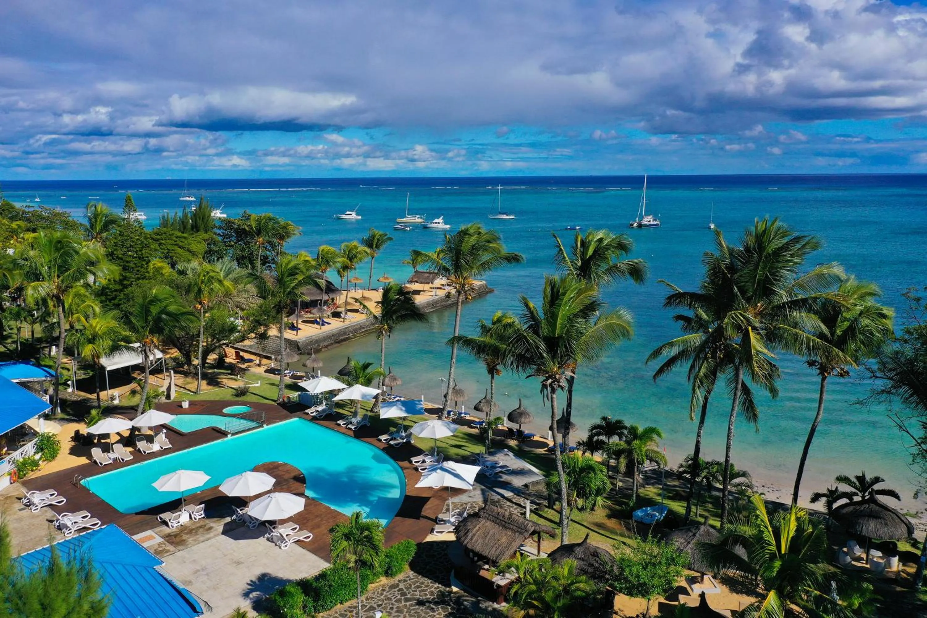 Swimming pool in Coral Azur Beach Resort Mont Choisy