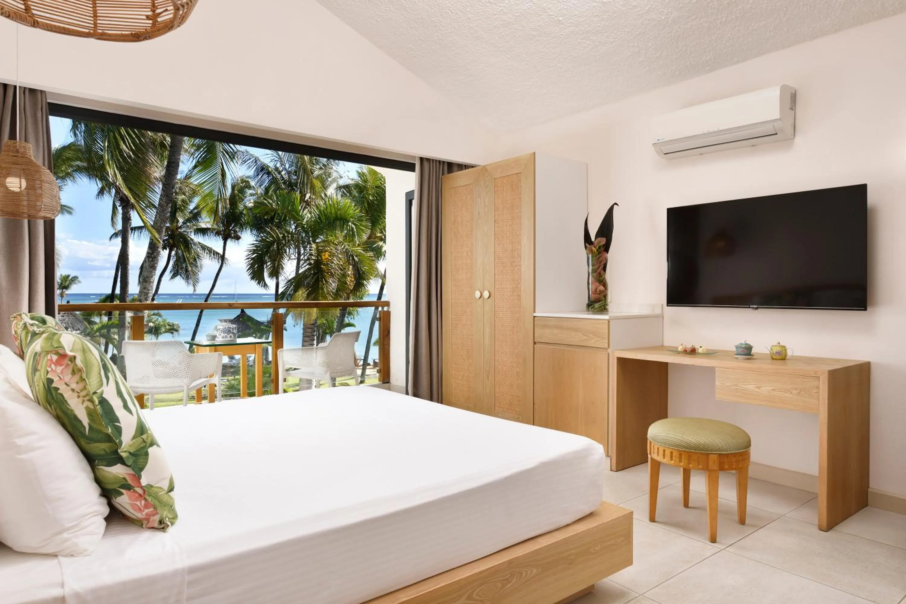 TV and multimedia, Bed in Coral Azur Beach Resort Mont Choisy