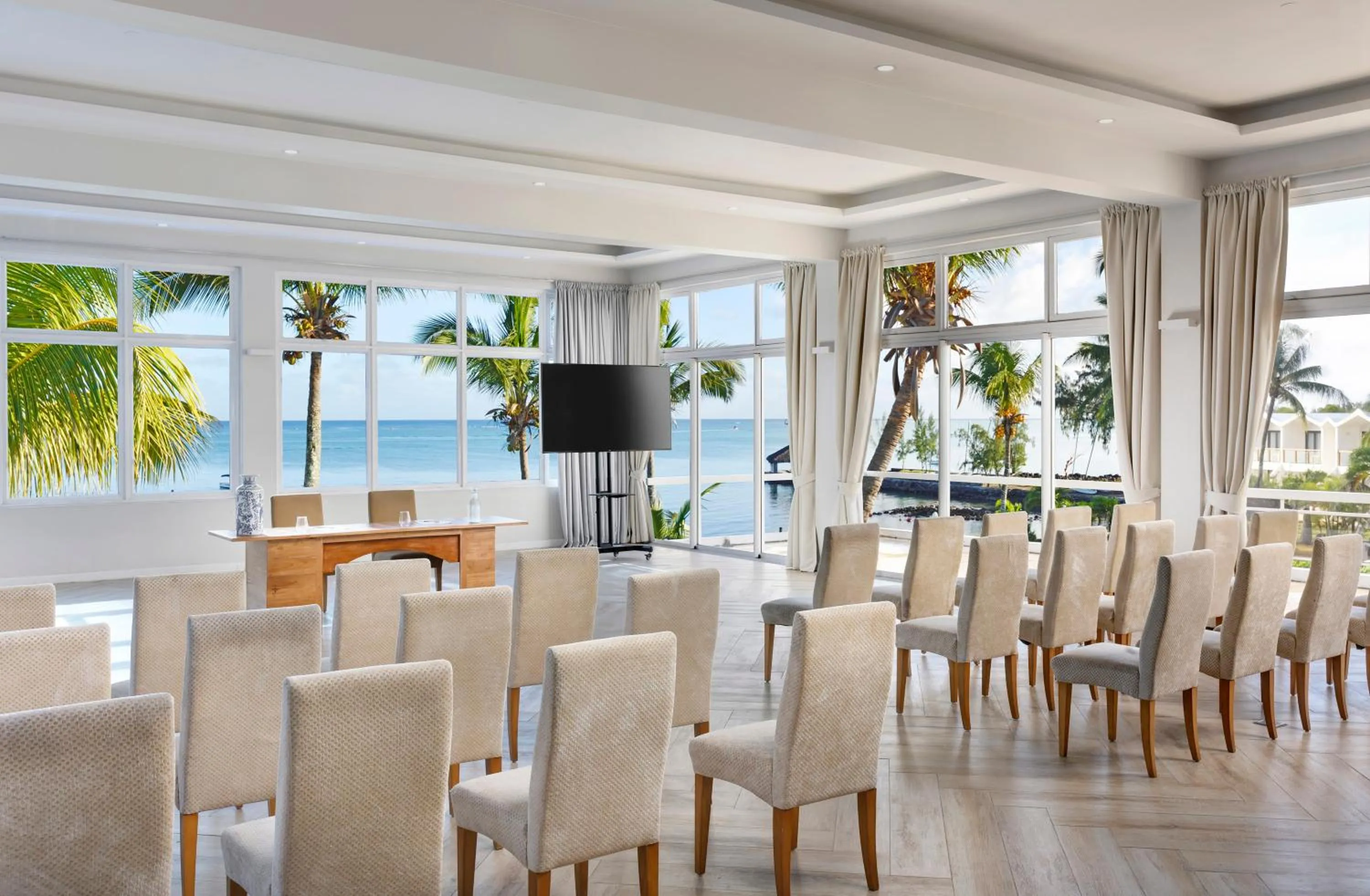 Banquet/Function facilities in Coral Azur Beach Resort Mont Choisy