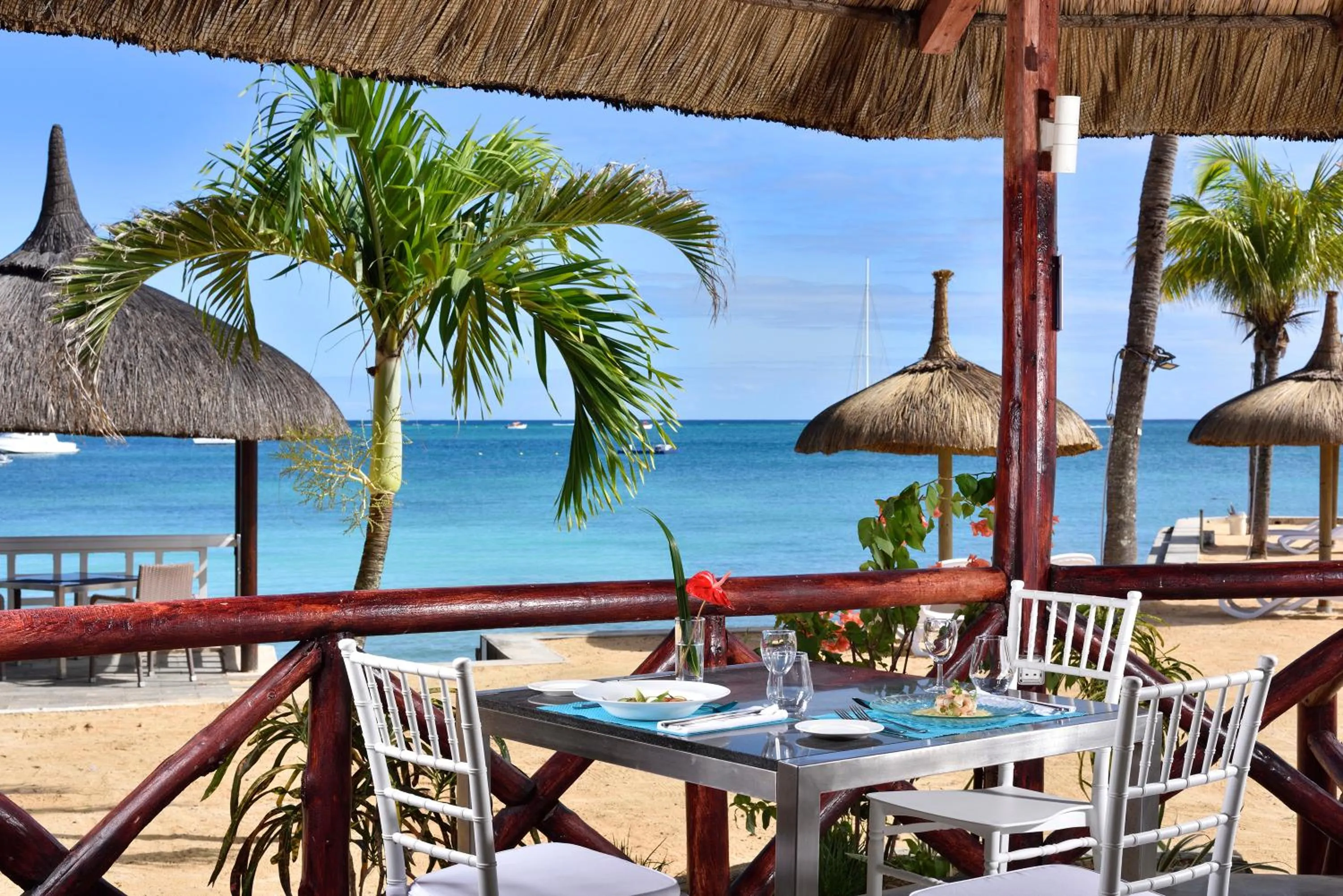 Restaurant/places to eat in Coral Azur Beach Resort Mont Choisy