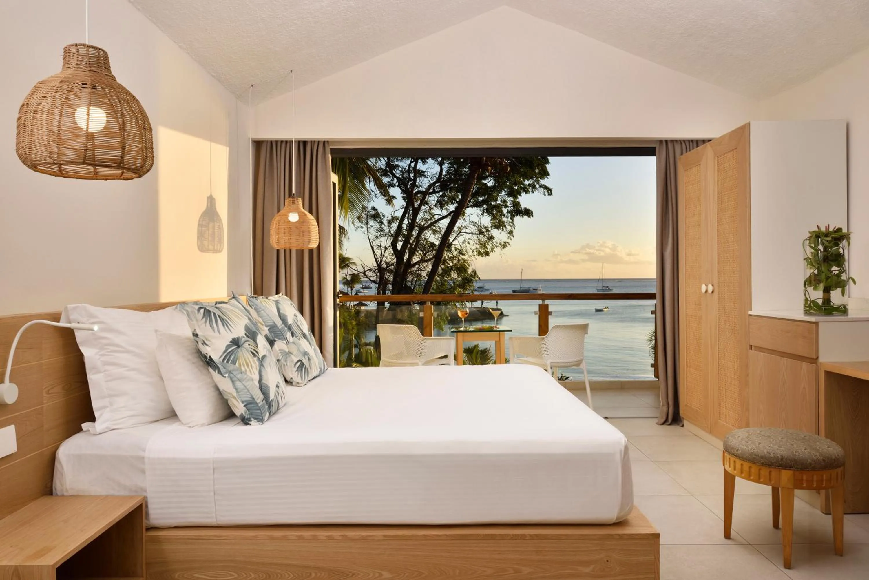 Bed in Coral Azur Beach Resort Mont Choisy