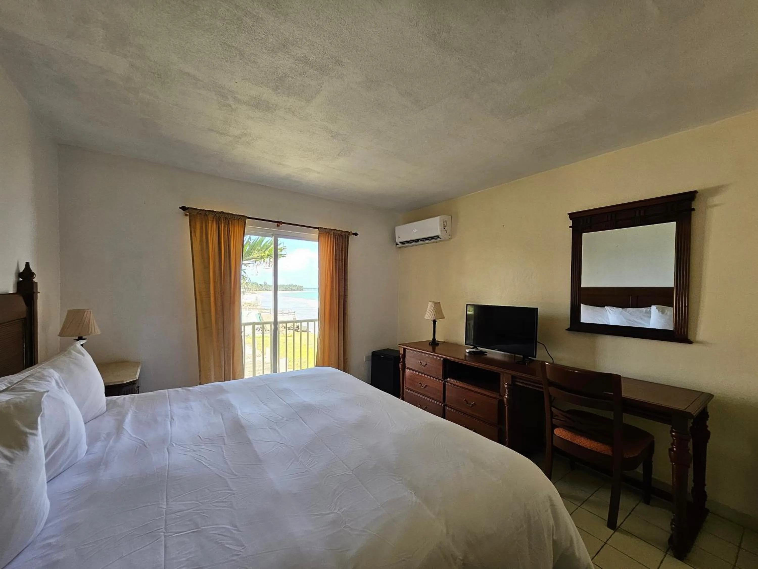 Bed in Selva Boutique Hotel - Luquillo Oceanfront Retreat - Adults Only