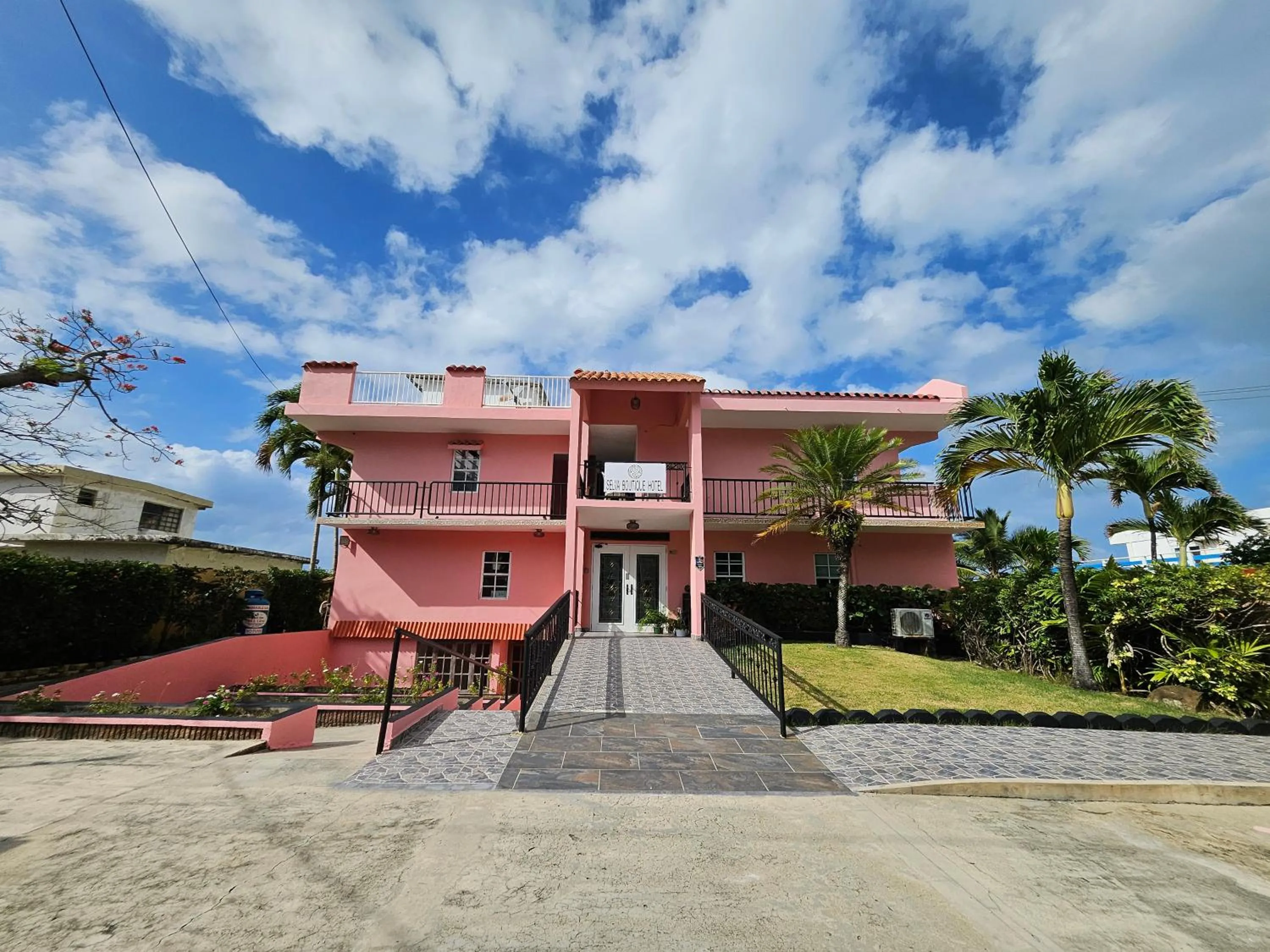 Property building in Selva Boutique Hotel - Luquillo Oceanfront Retreat - Adults Only