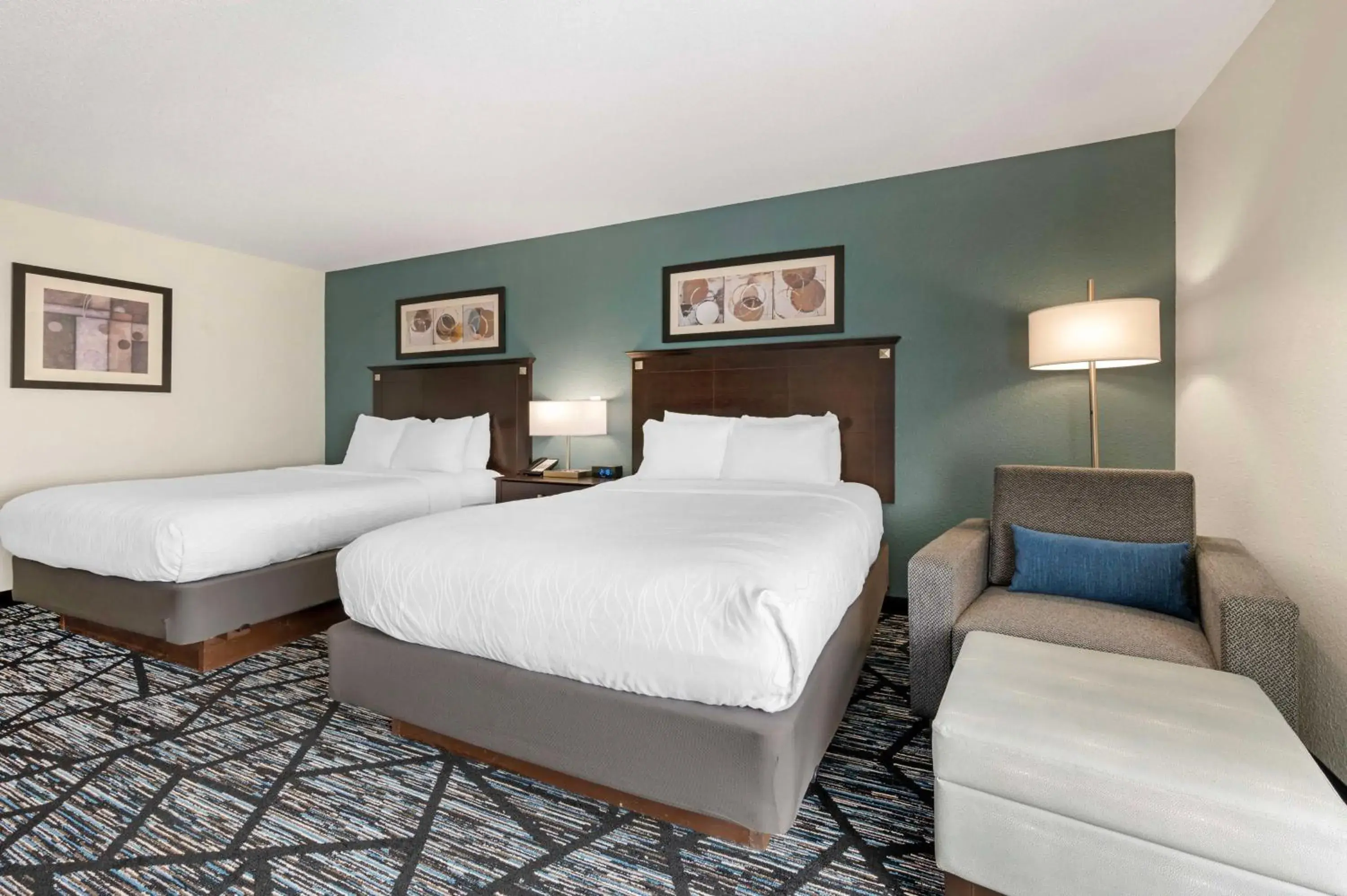 Queen Room with Two Queen Beds in Best Western Plus Anderson Queen Room with Two Queen Beds in Best Western Plus Anderson