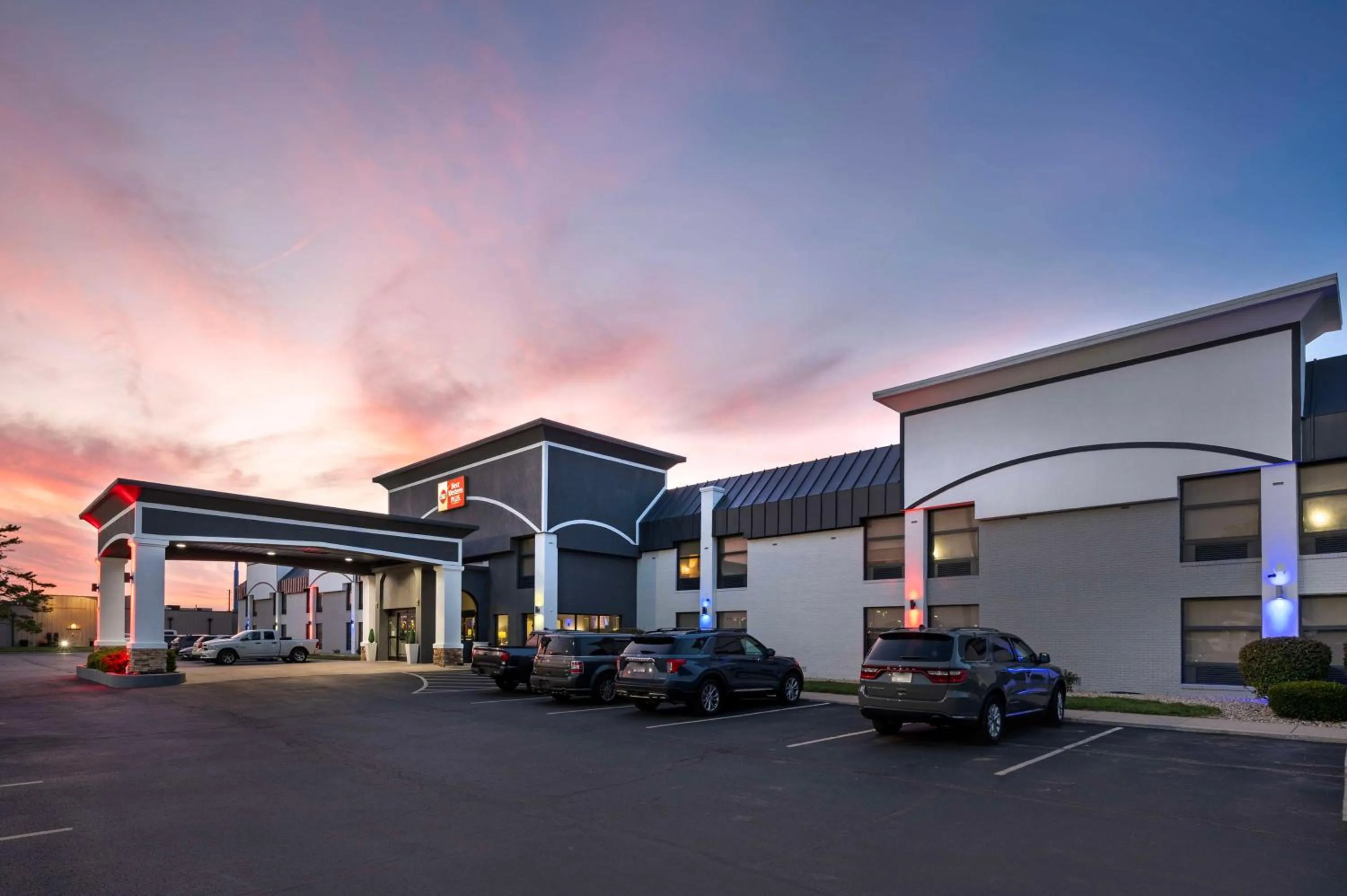 Property building in Best Western Plus Anderson