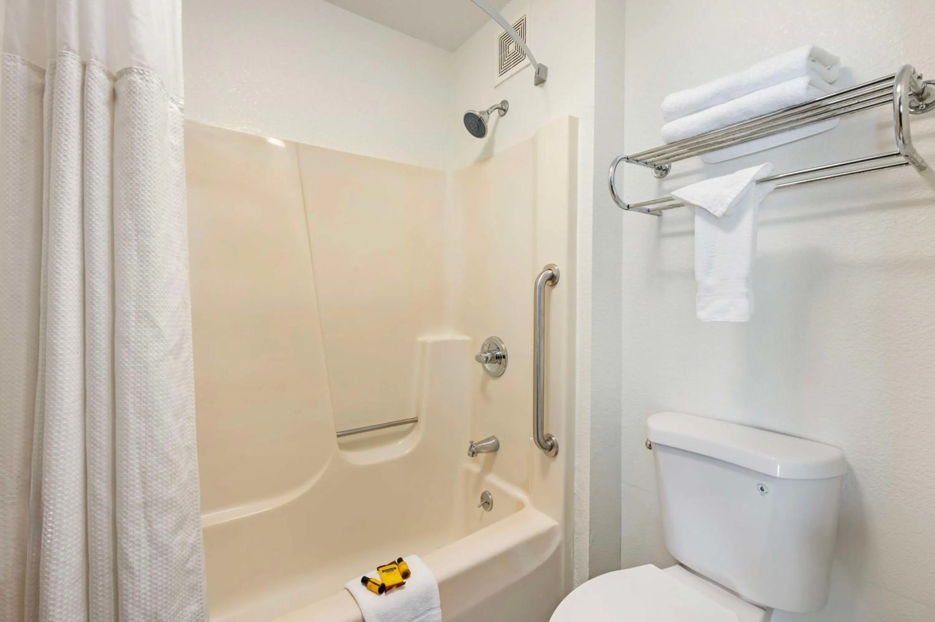 Bathroom in Best Western Plus Anderson