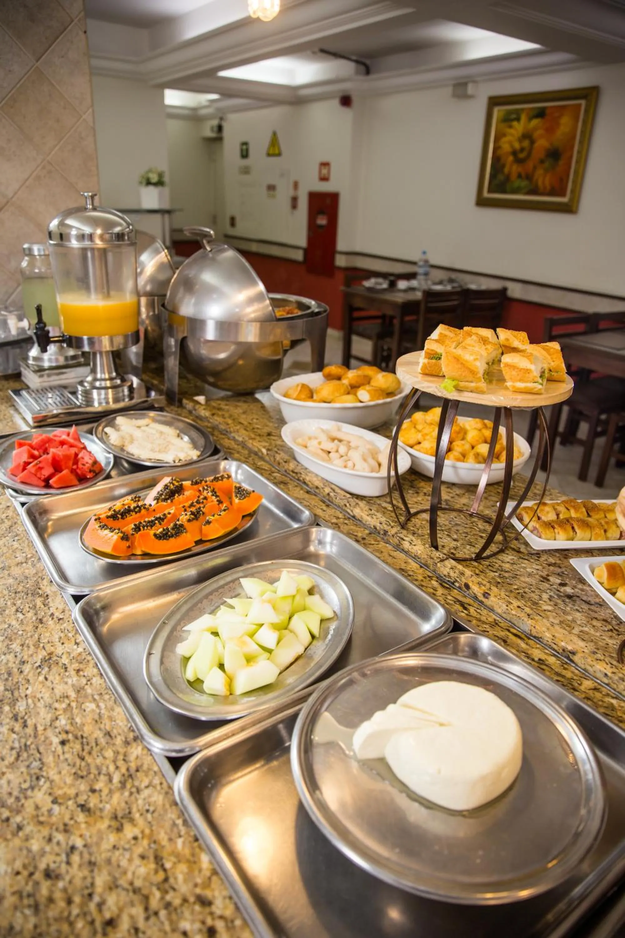 Restaurant/places to eat in Lisboa Hotel