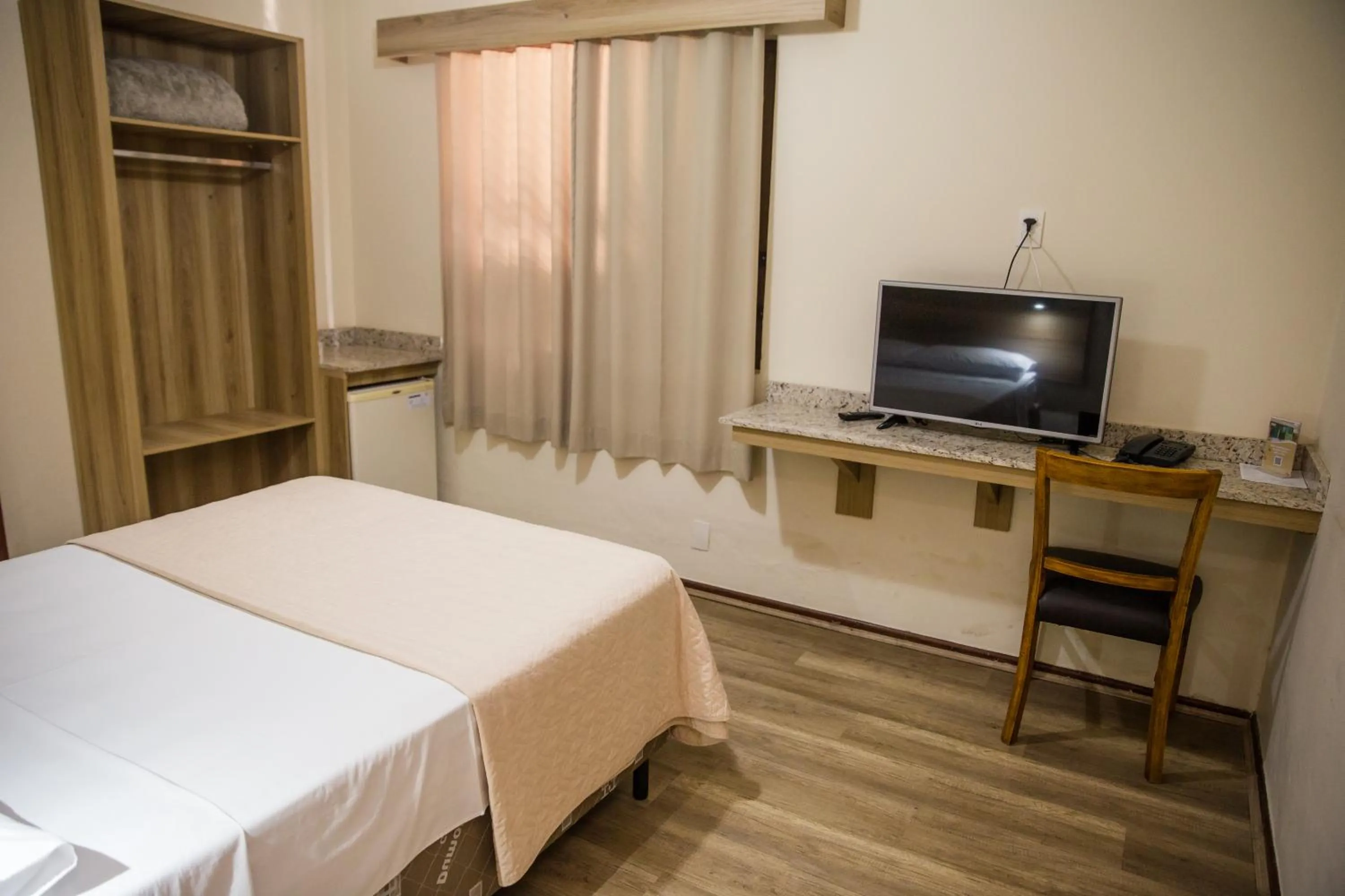 TV and multimedia, Bed in Lisboa Hotel