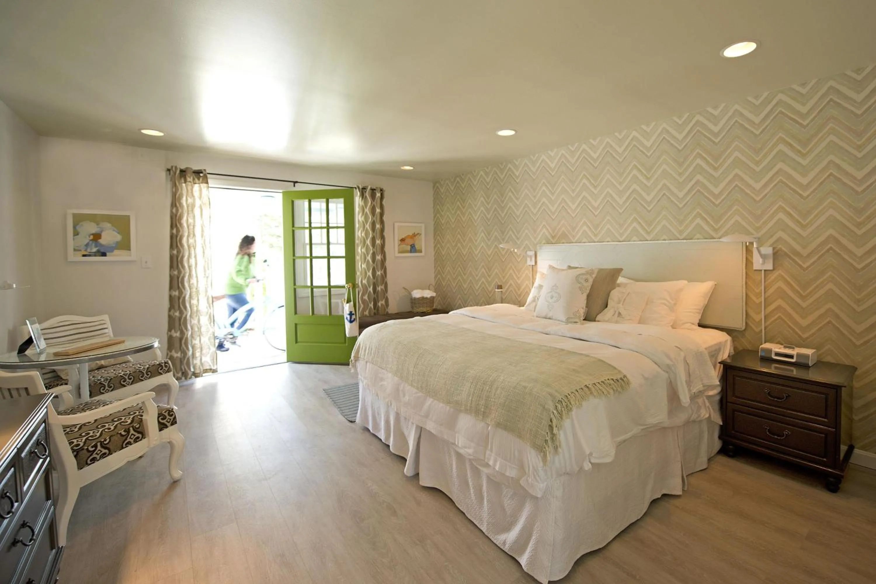 Bedroom, Bed in The Lodge on the Cove