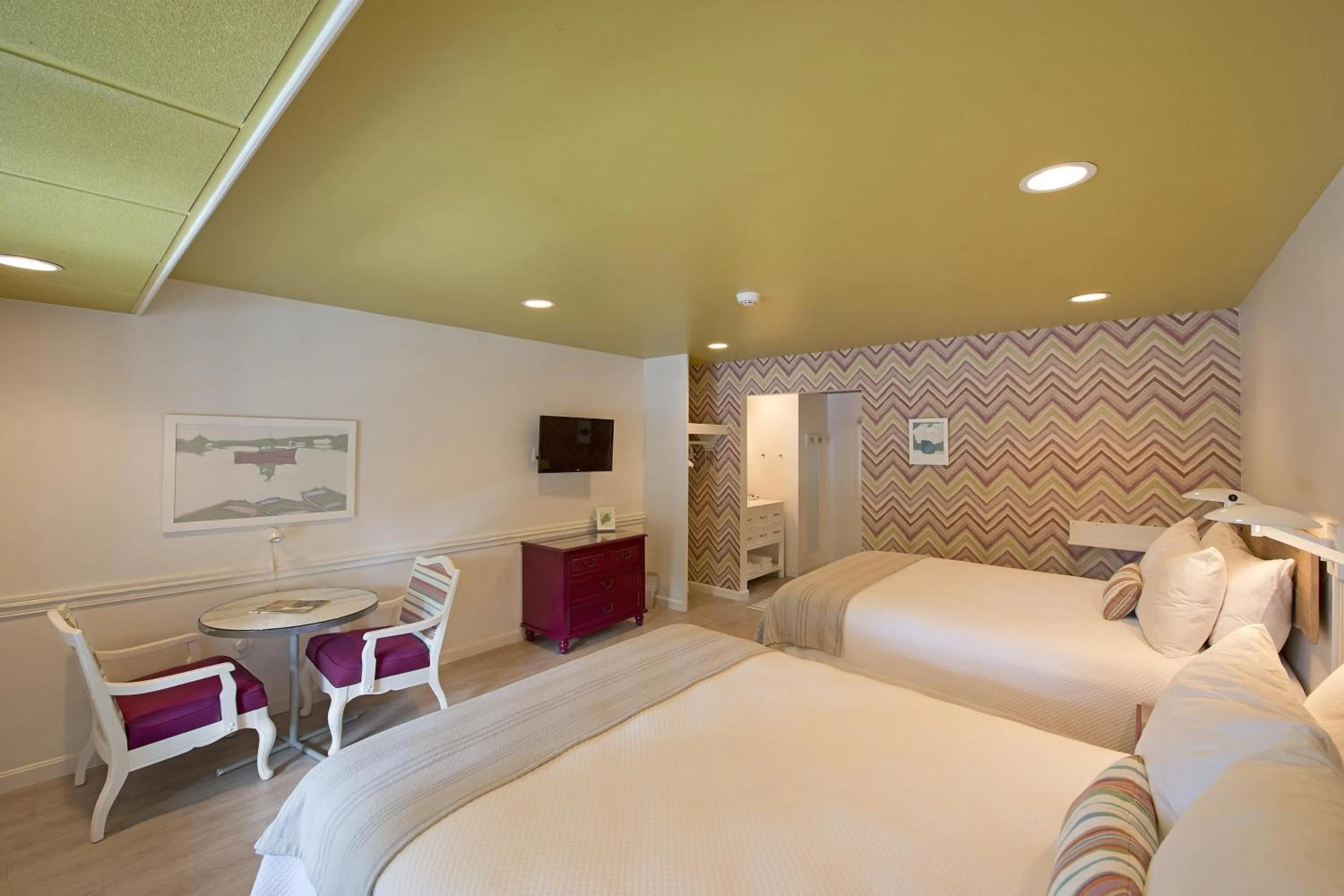 Bedroom, Bed in The Lodge on the Cove