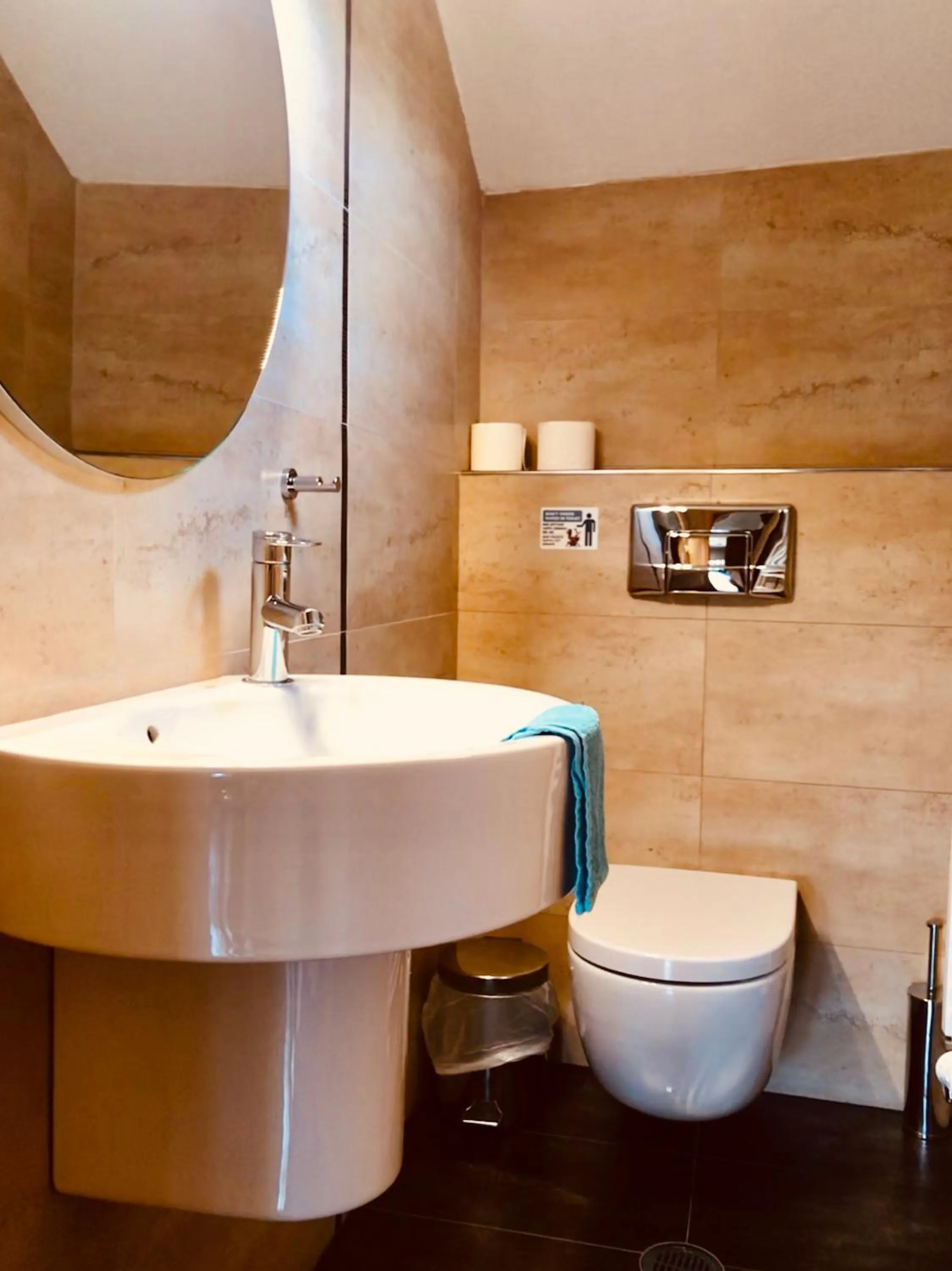 Toilet in Villa Lydia