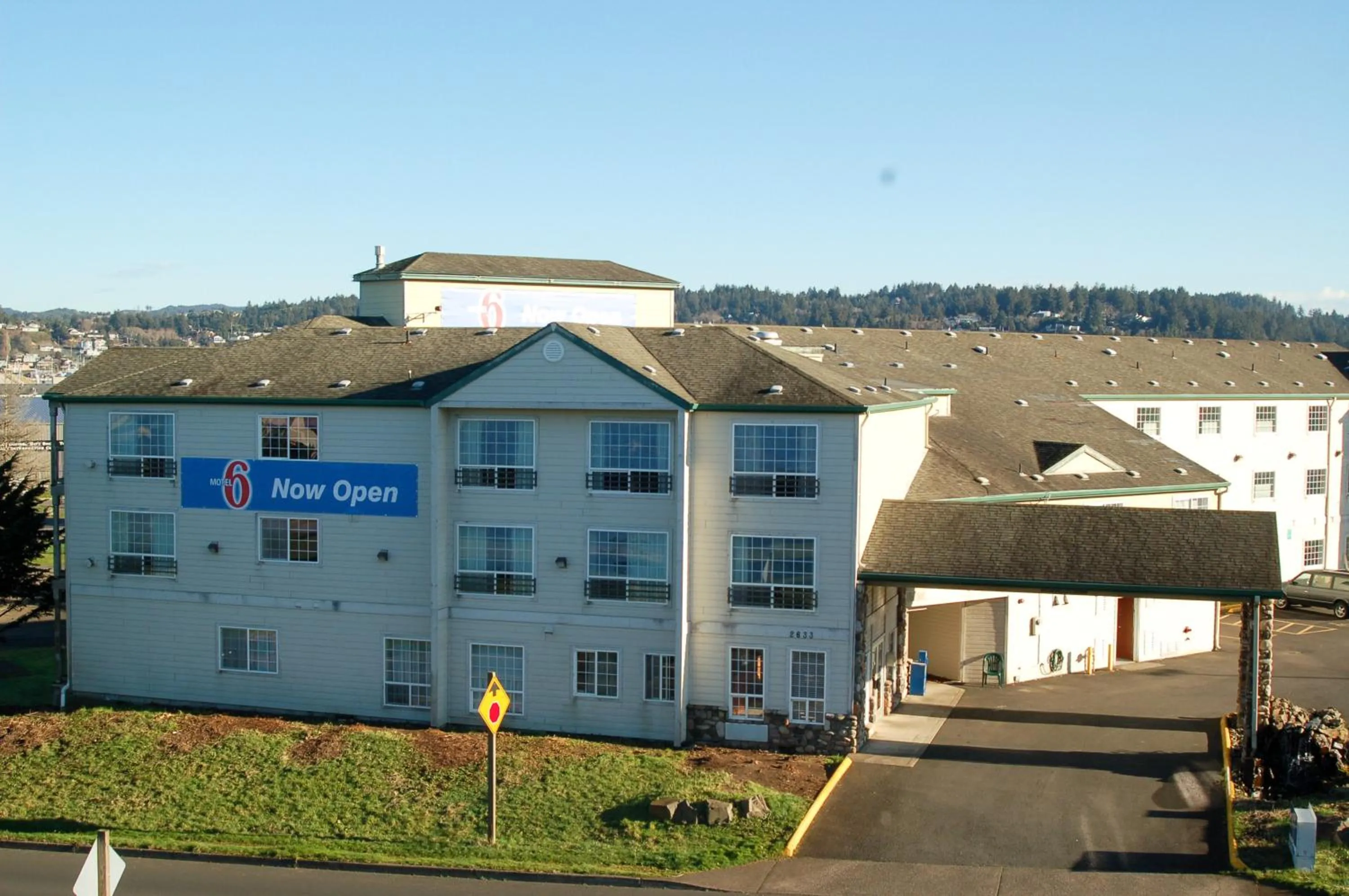 Facade/entrance in Motel 6-Newport, OR