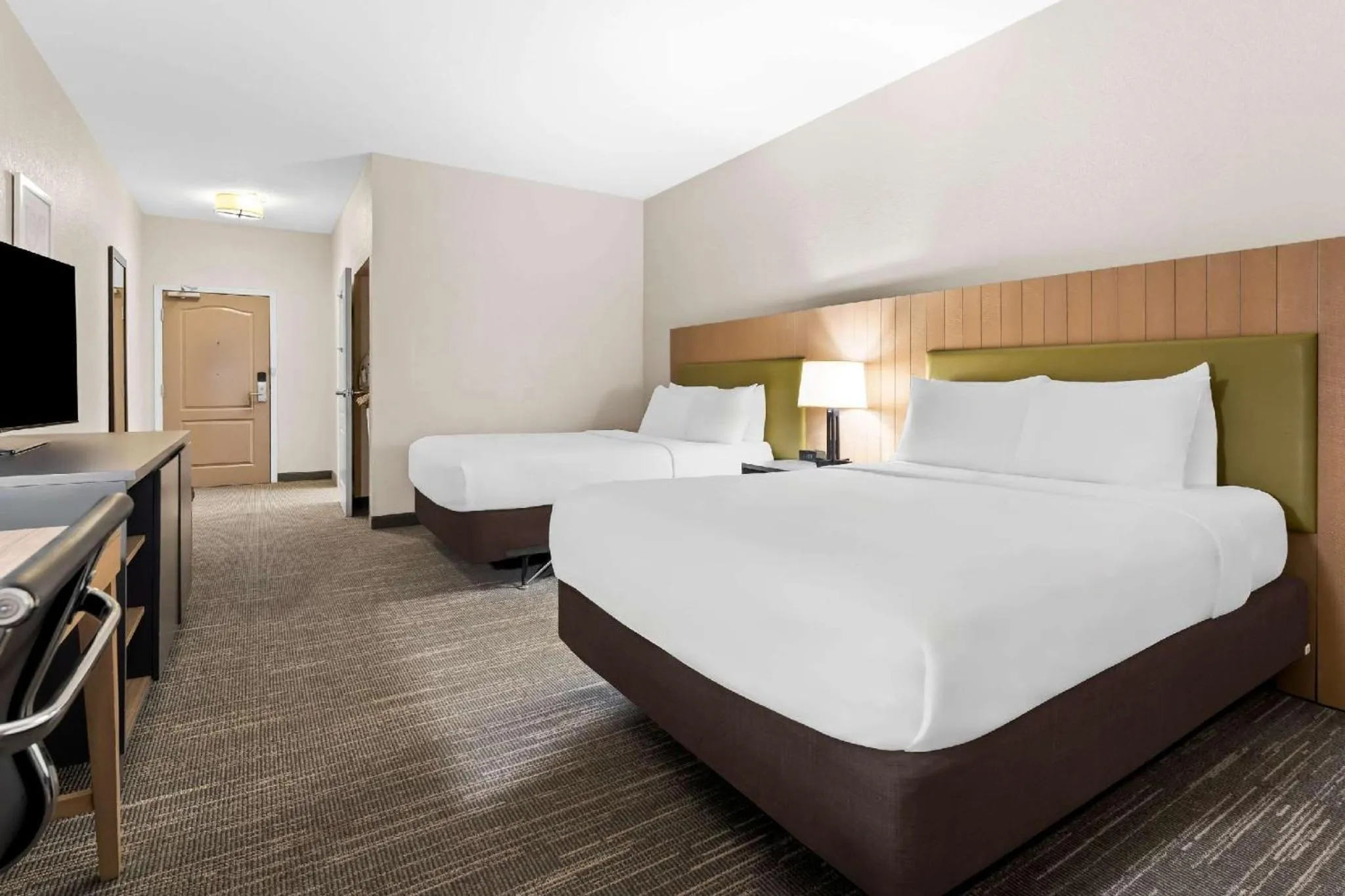 Bedroom, Bed in Country Inn & Suites by Radisson, Macon North, GA